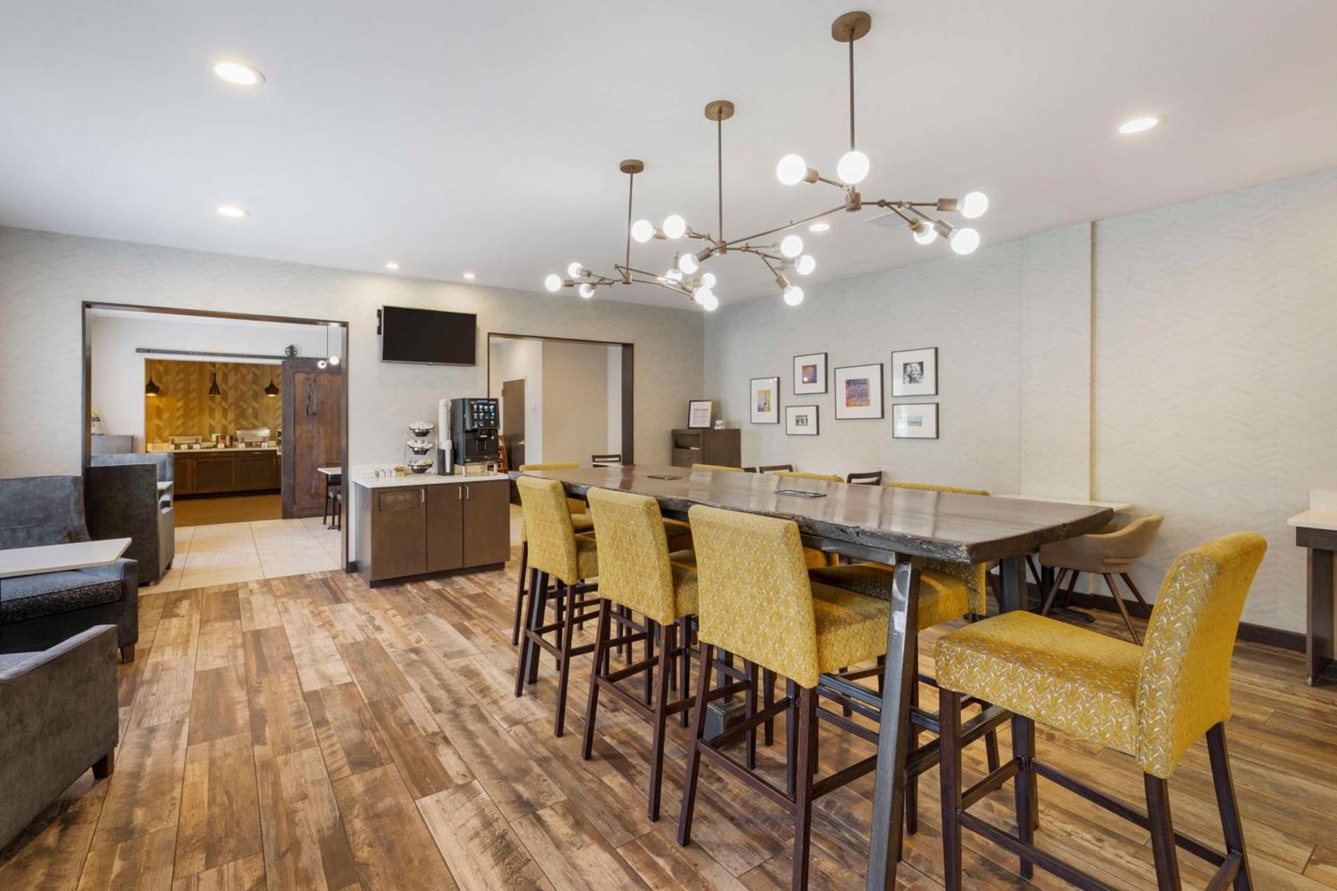 Best Western Plus Nashville Airport Hotel - BNA photo 8