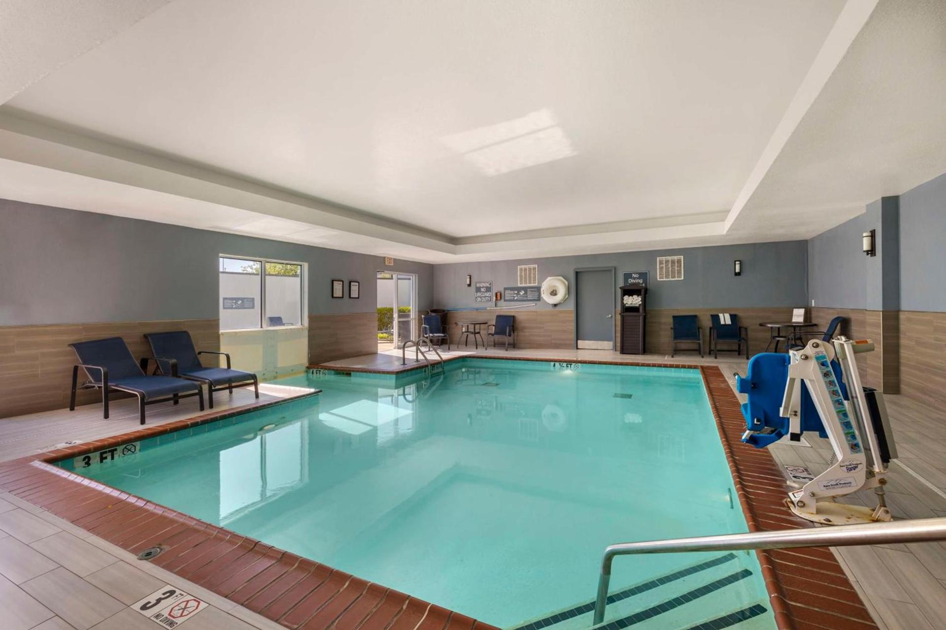 Best Western Plus Nashville Airport Hotel - BNA photo 6