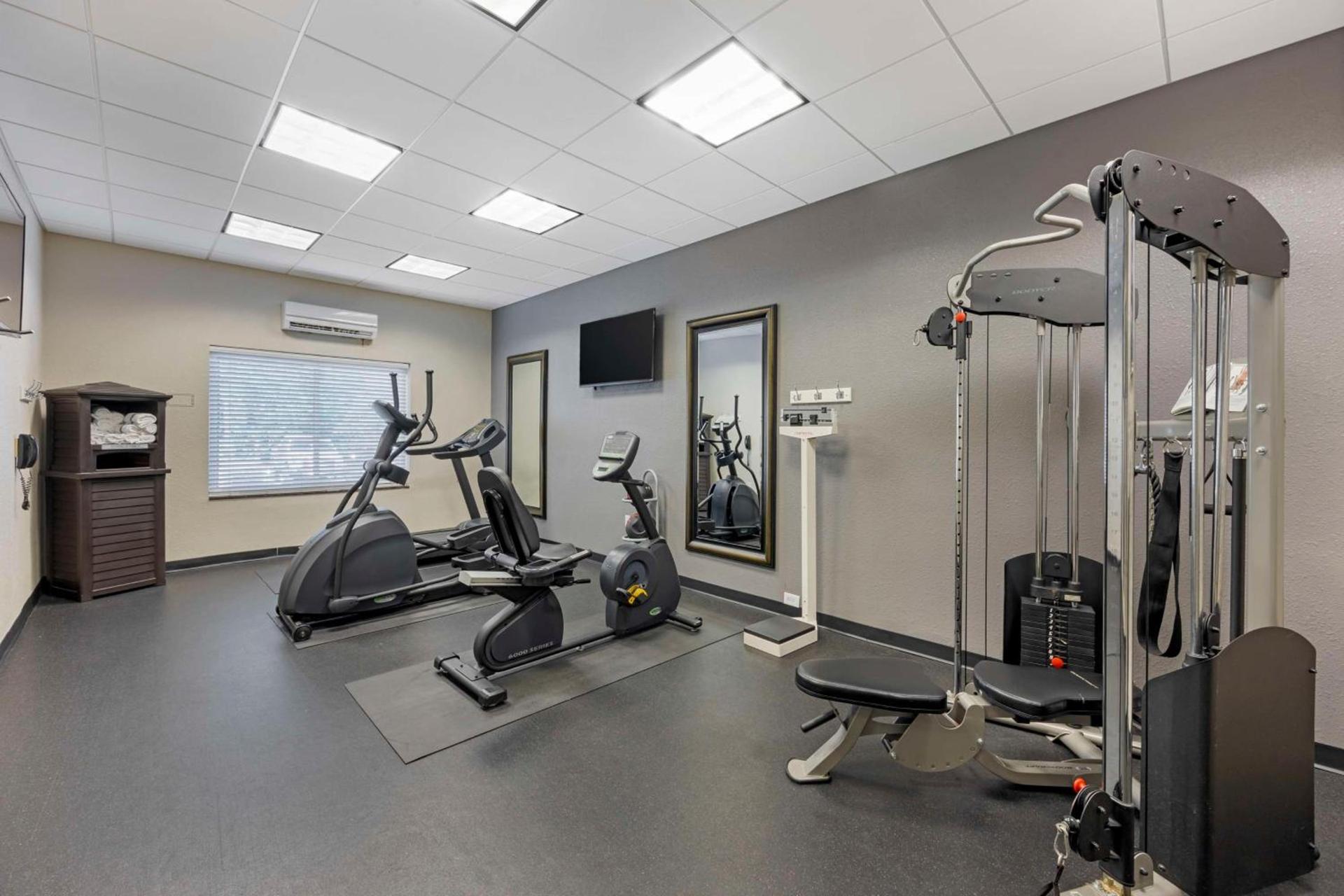 Best Western Plus Nashville Airport Hotel - BNA photo 24