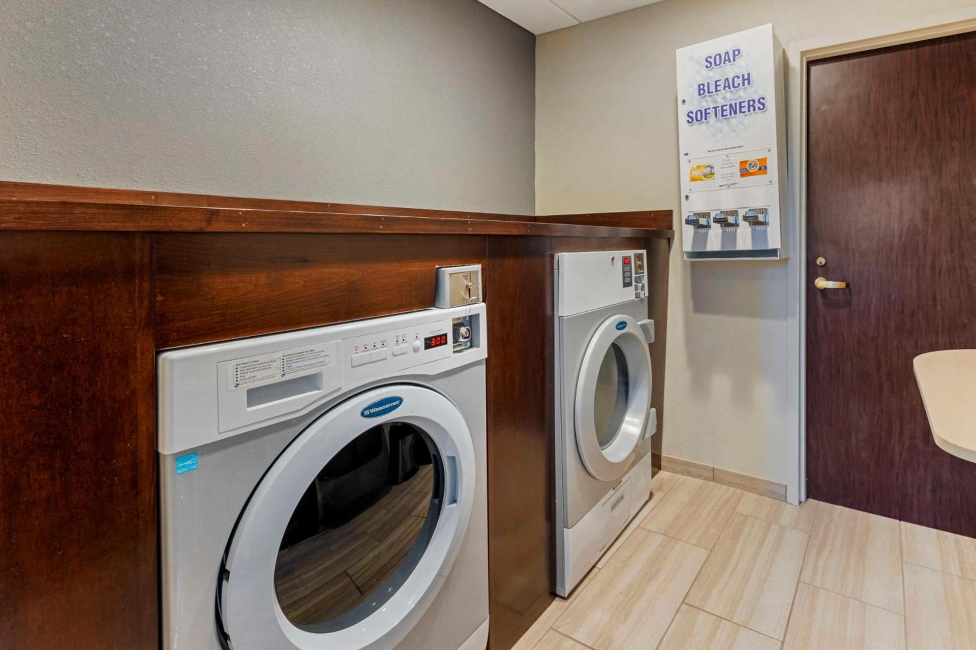 Best Western Plus Nashville Airport Hotel - BNA photo 25