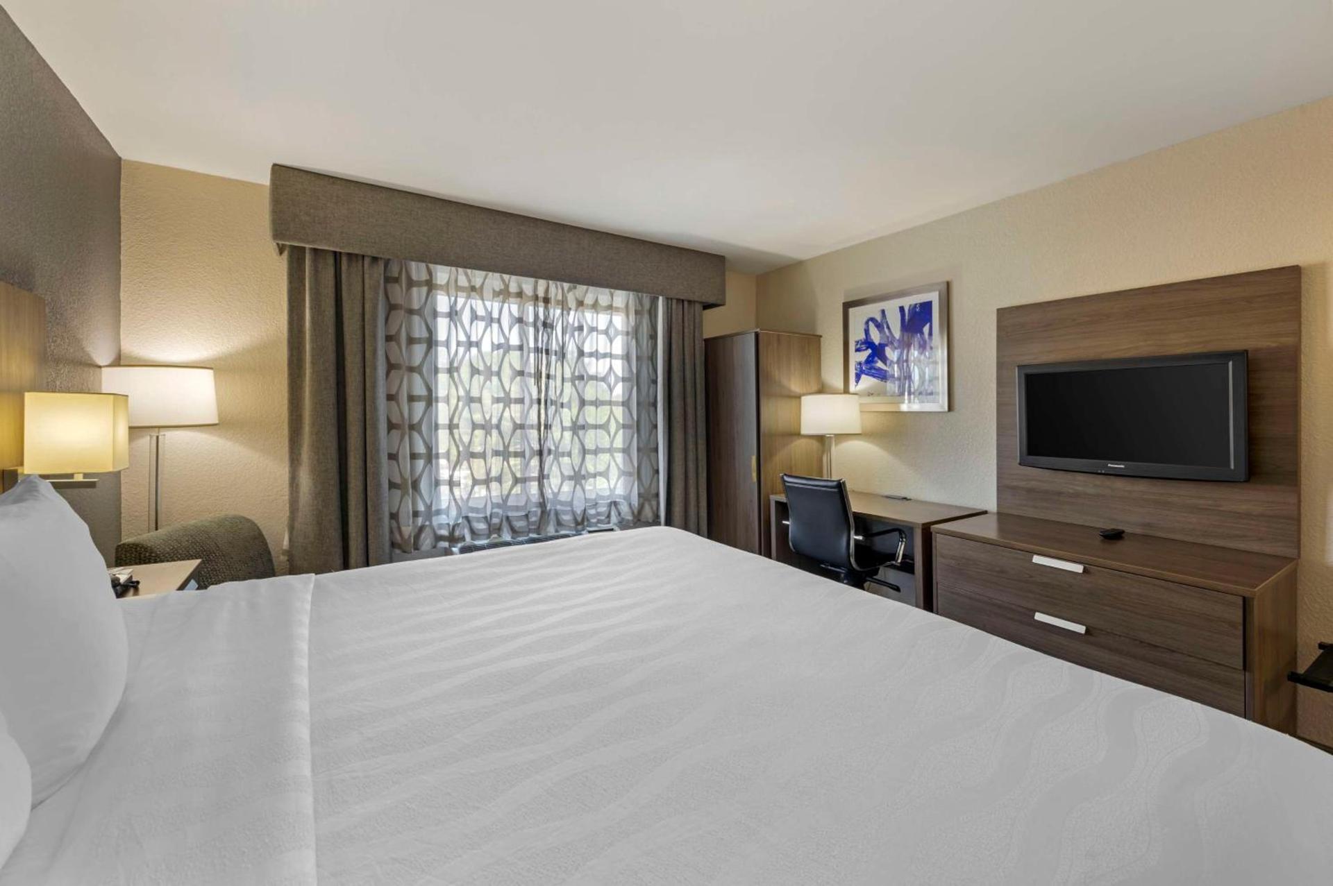 Best Western Plus Nashville Airport Hotel - BNA photo 12