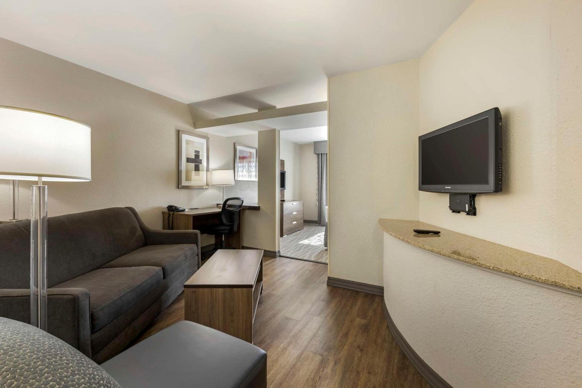 Best Western Plus Nashville Airport Hotel - BNA photo 15