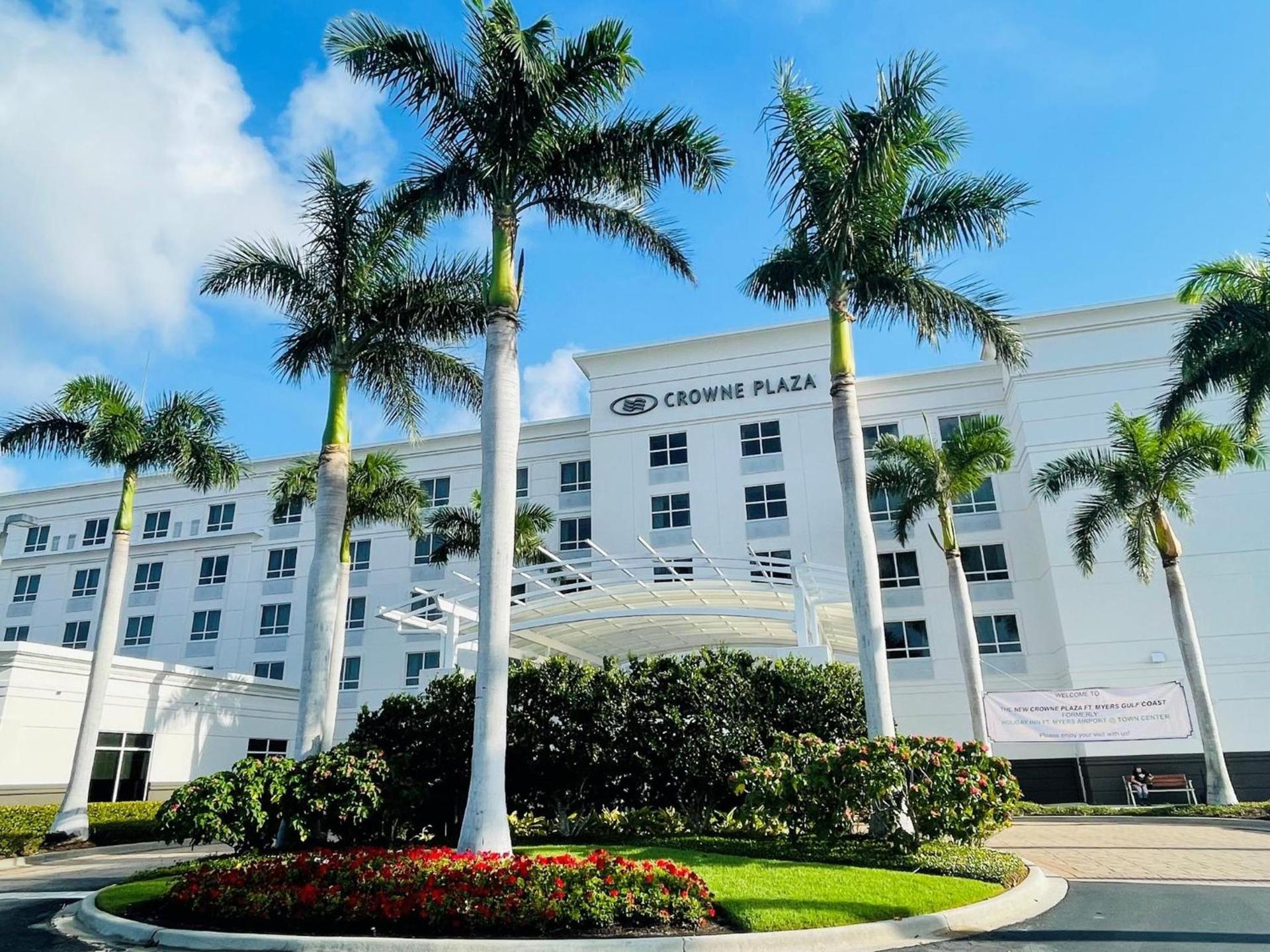 Crowne Plaza Ft Myers Gulf Coast by IHG photo 1