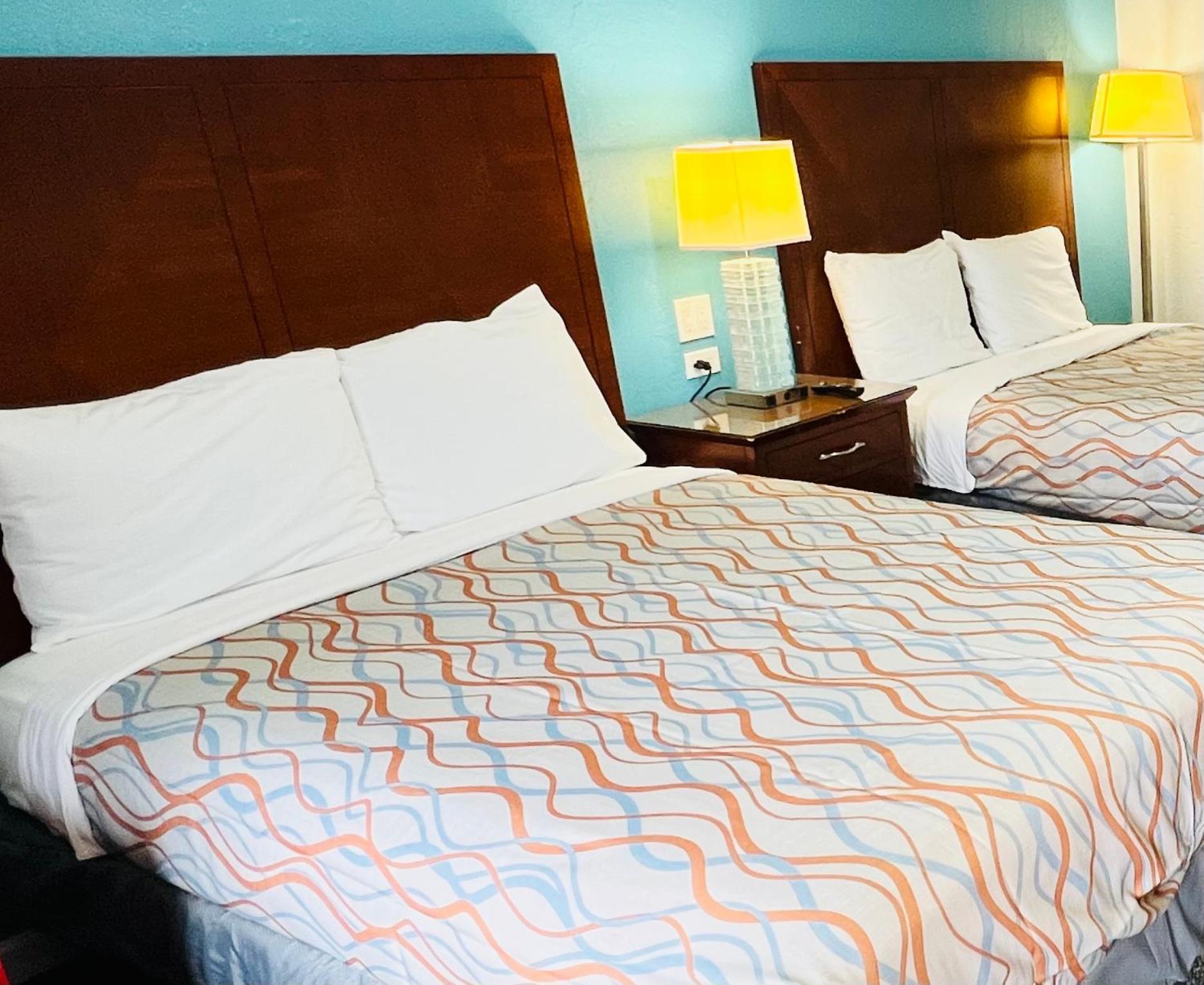 Relax Inn Lawton photo 11