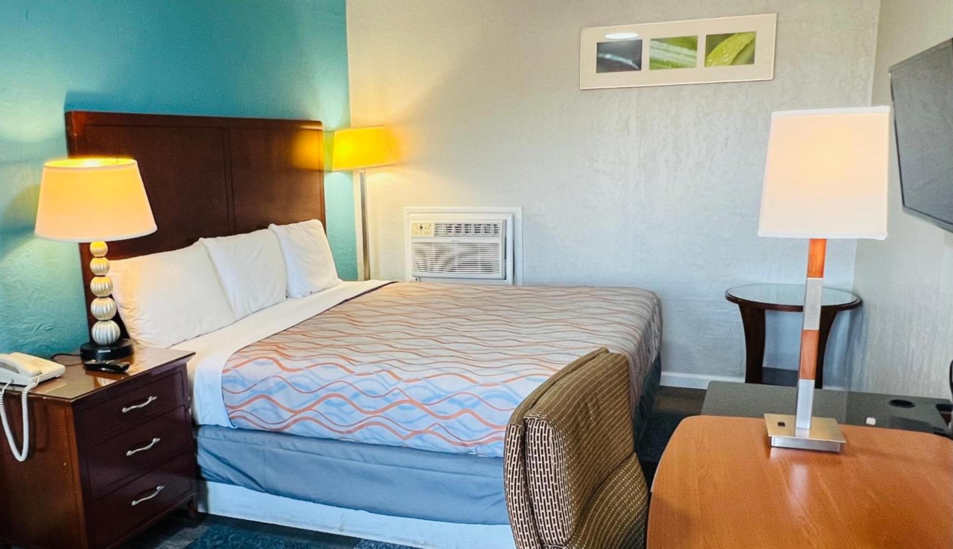 Relax Inn Lawton photo 12
