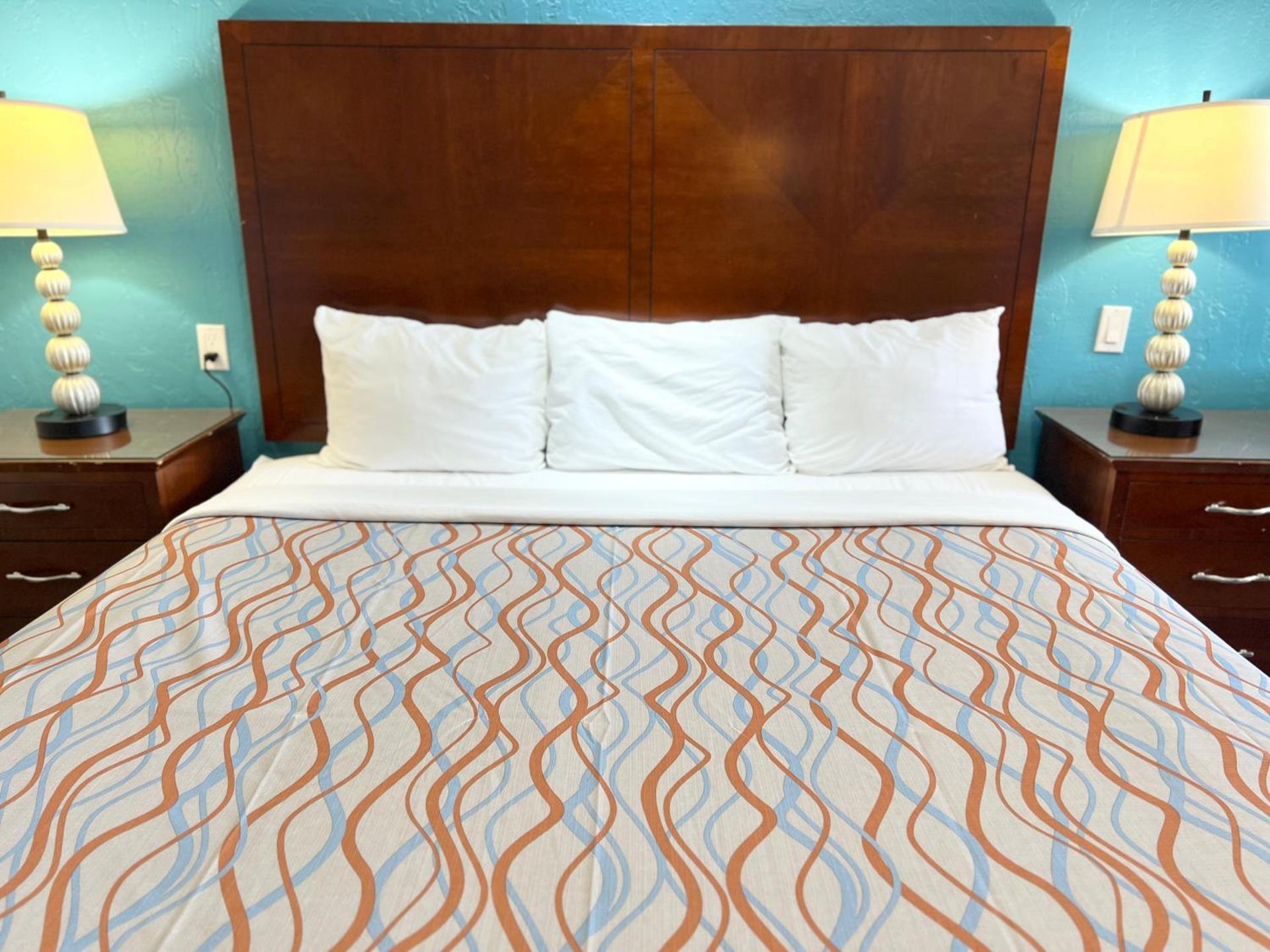 Relax Inn Lawton photo 15