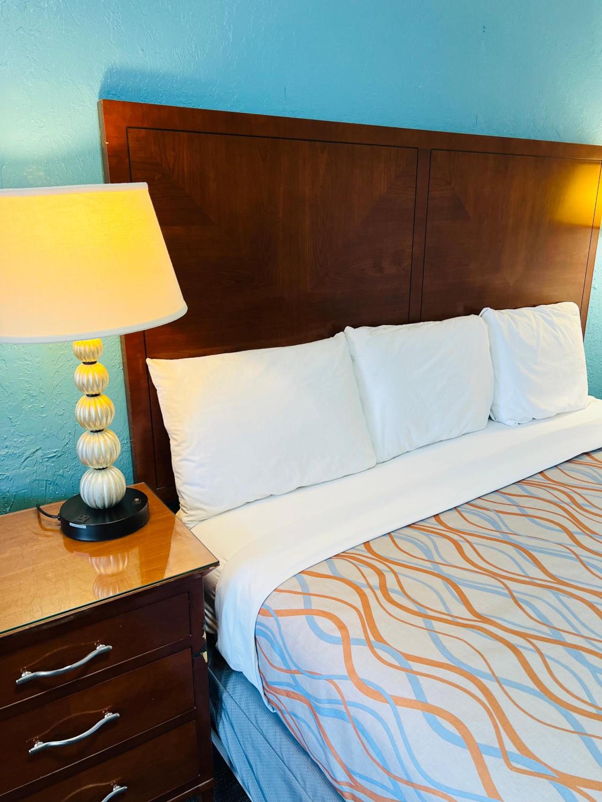 Relax Inn Lawton photo 16