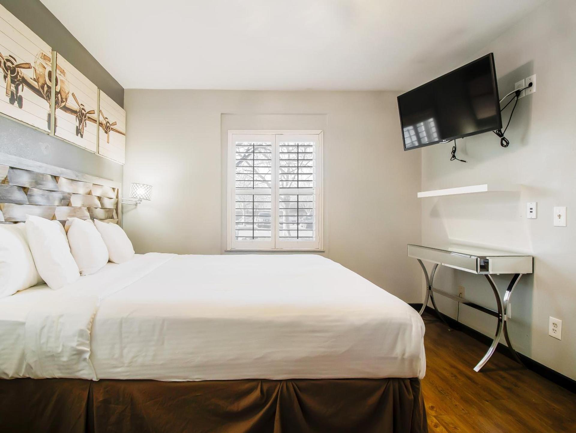 Lions Gate Hotel photo 8