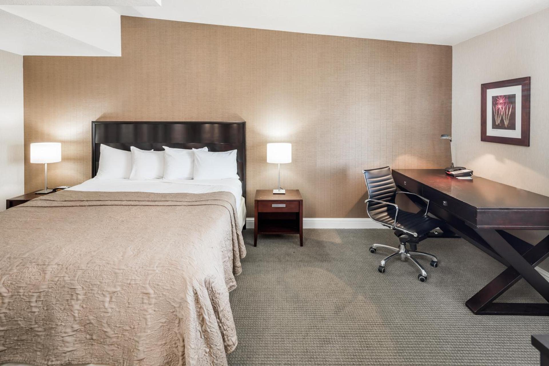 Lions Gate Hotel photo 13