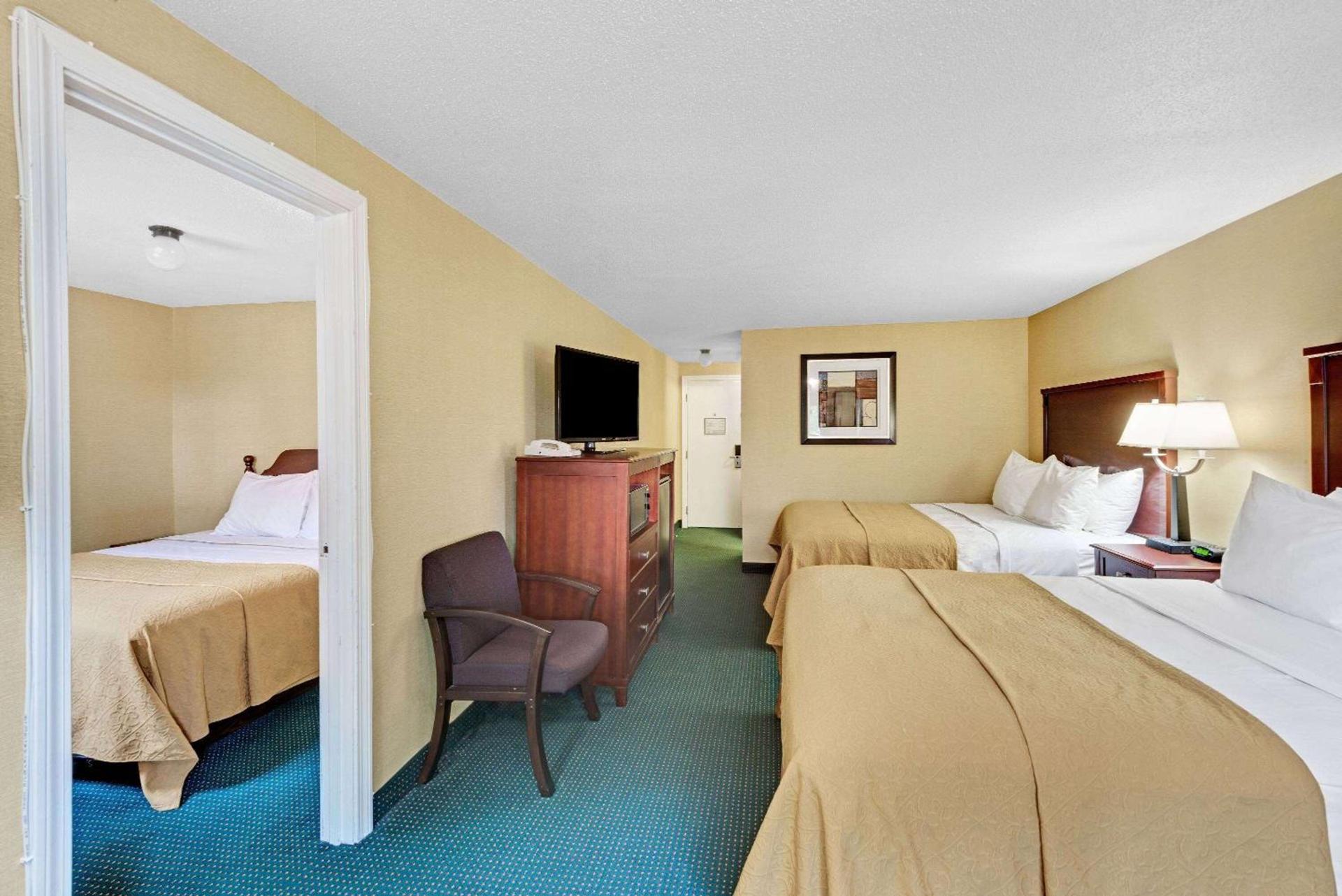 Ramada by Wyndham Kittery photo 9