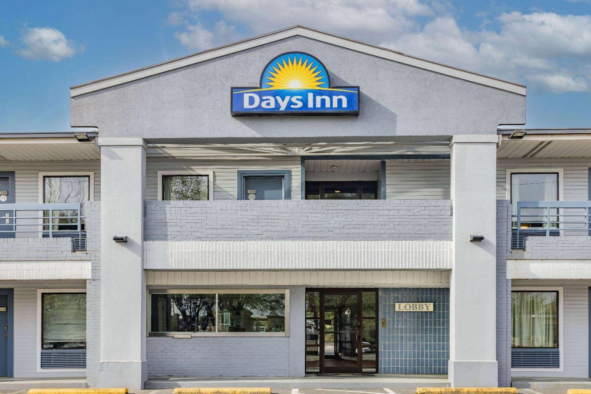 Days Inn by Wyndham Raleigh Glenwood-Crabtree photo 4