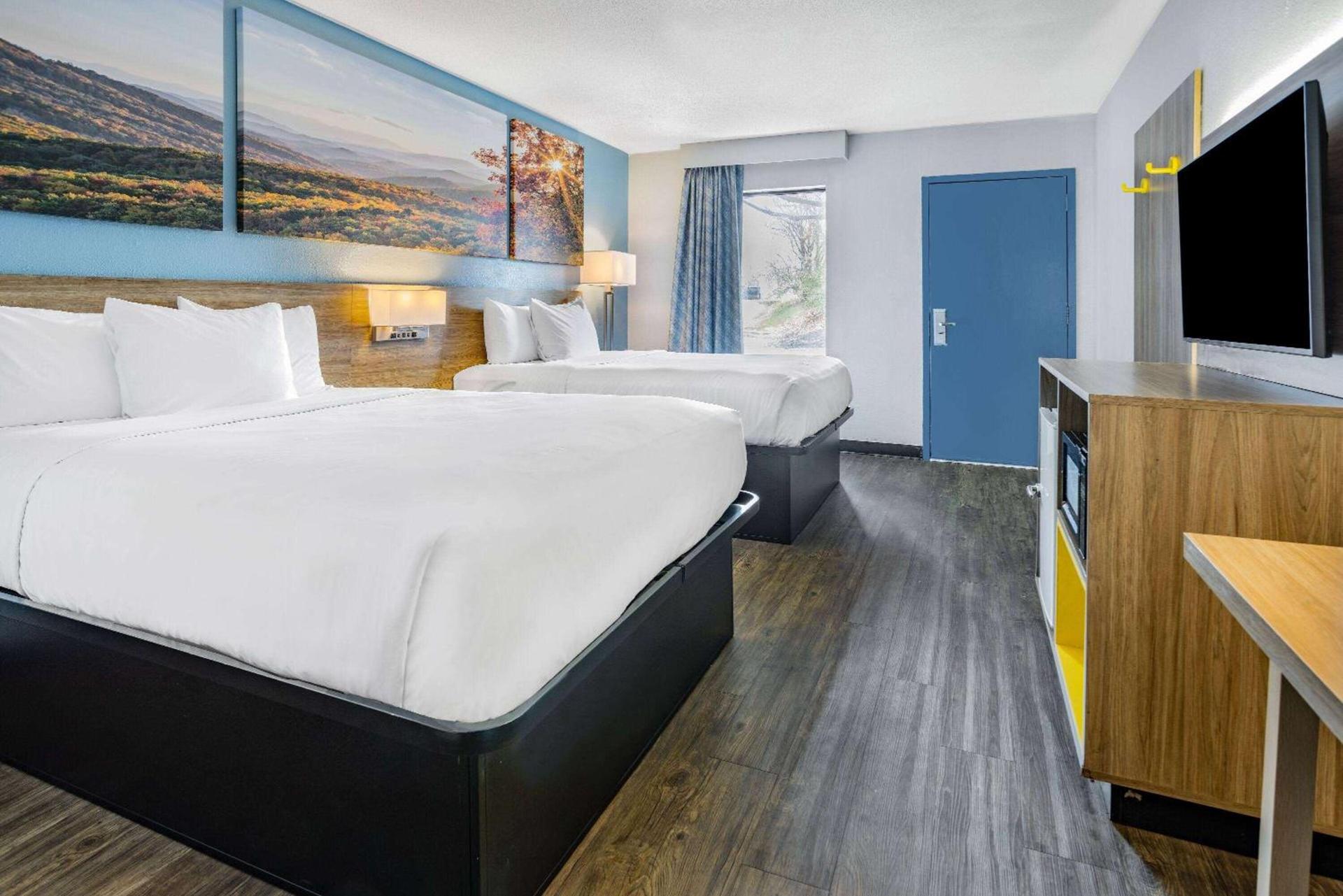 Days Inn by Wyndham Raleigh Glenwood-Crabtree photo 10