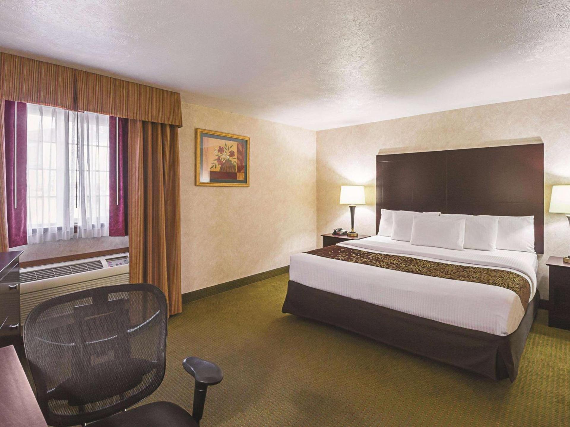 La Quinta by Wyndham Woodburn photo 19