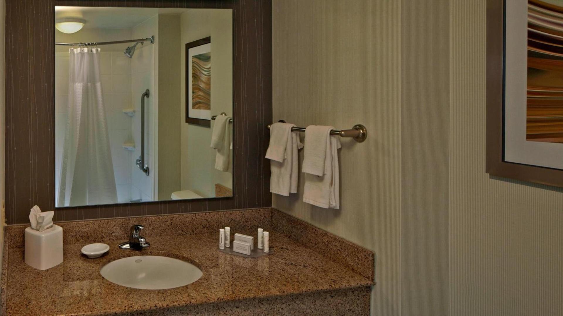 Courtyard by Marriott Providence Warwick photo 35