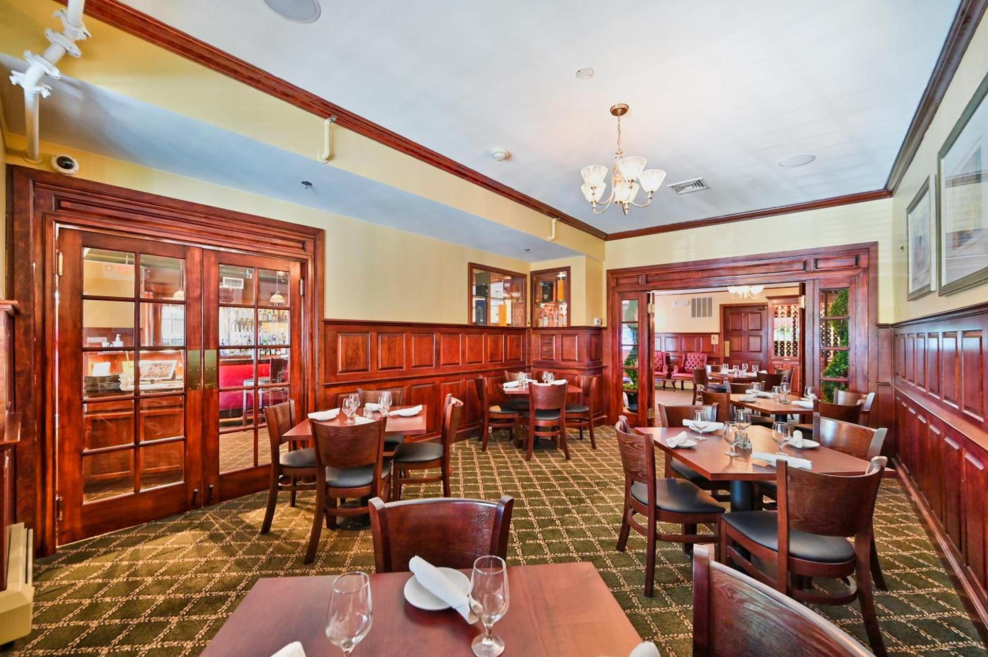 Tom Quick Inn photo 41