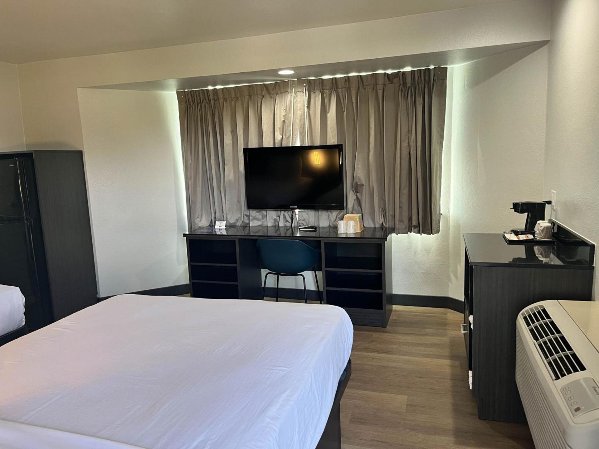 Suites Escondido CA photo 34