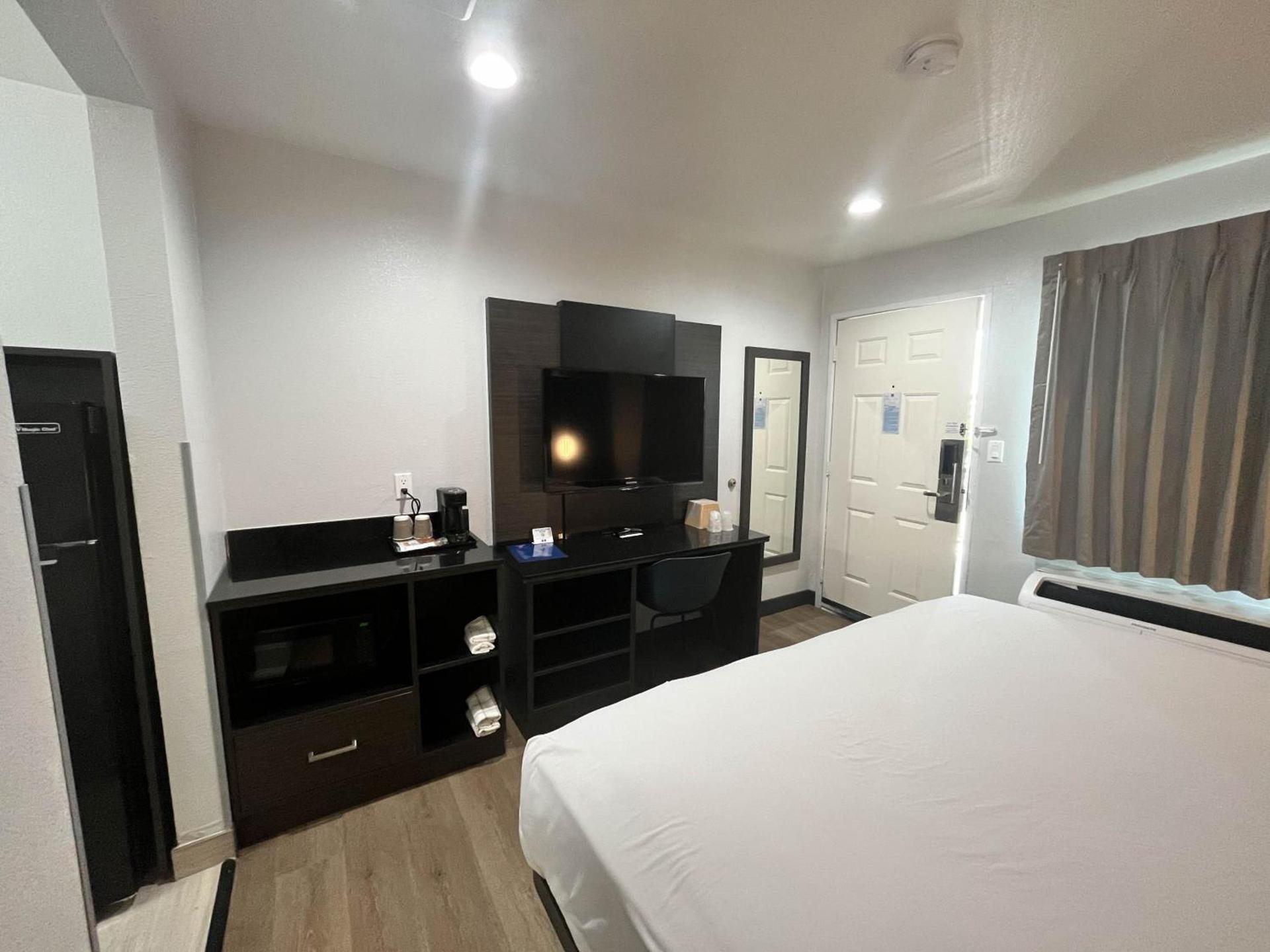 Suites Escondido CA photo 31