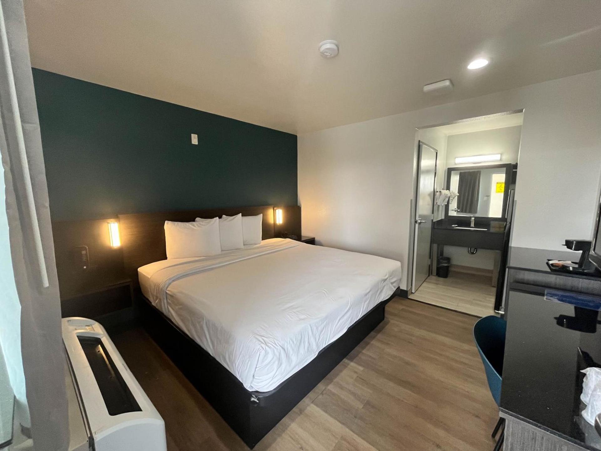 Suites Escondido CA photo 29