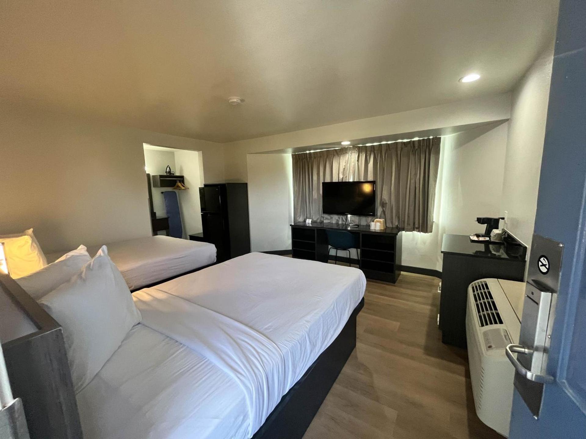 Suites Escondido CA photo 46