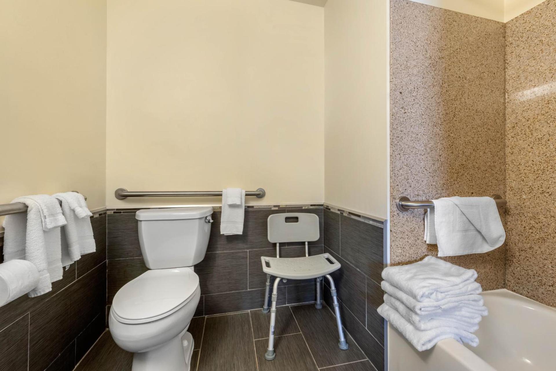 MainStay Suites Grantville - Hershey North photo 67