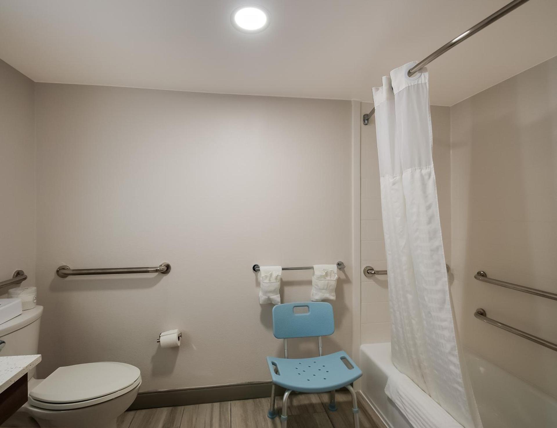 Comfort Inn Falls Church - Tysons Corner photo 14