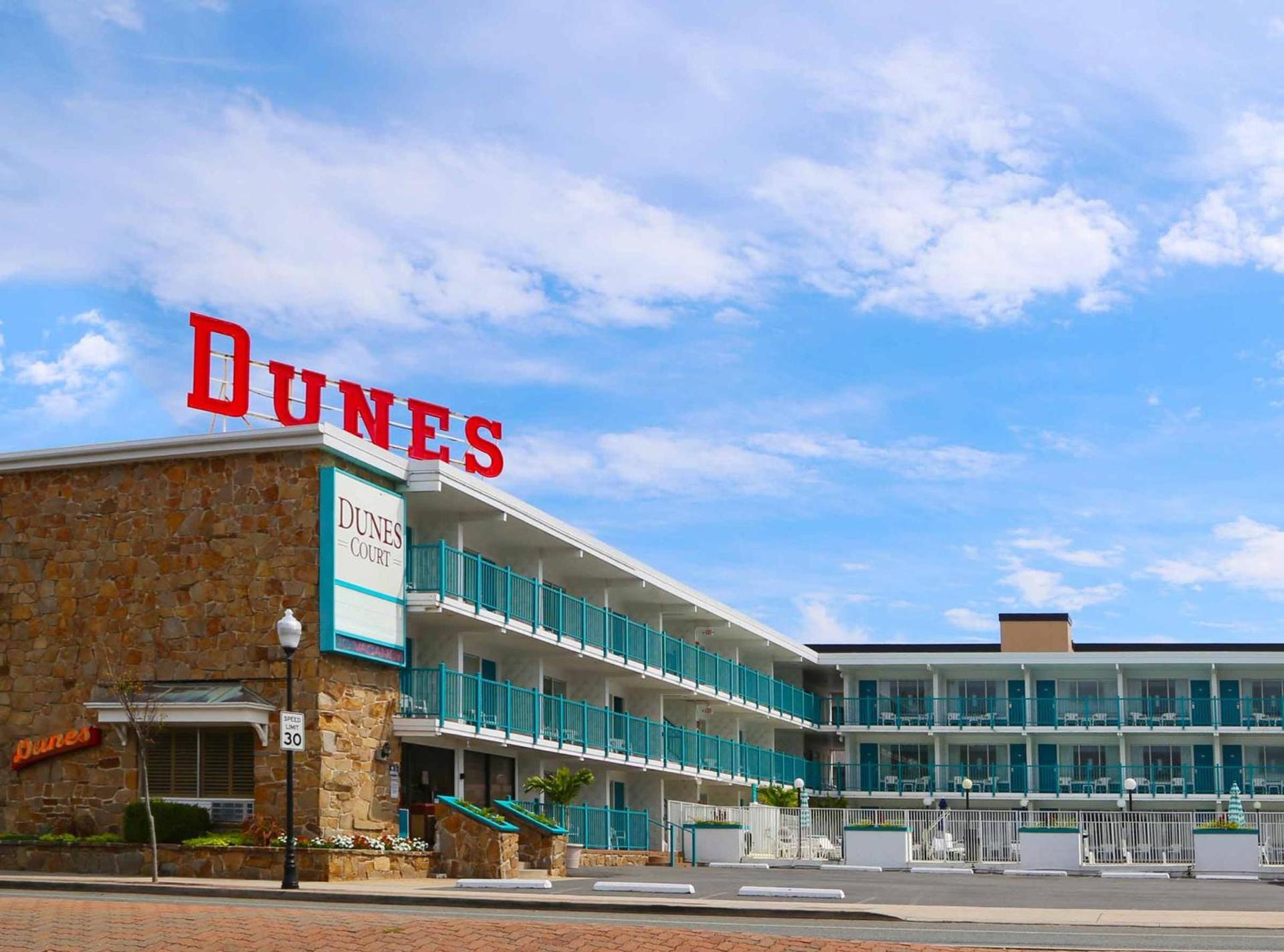 Dunes Court photo 2