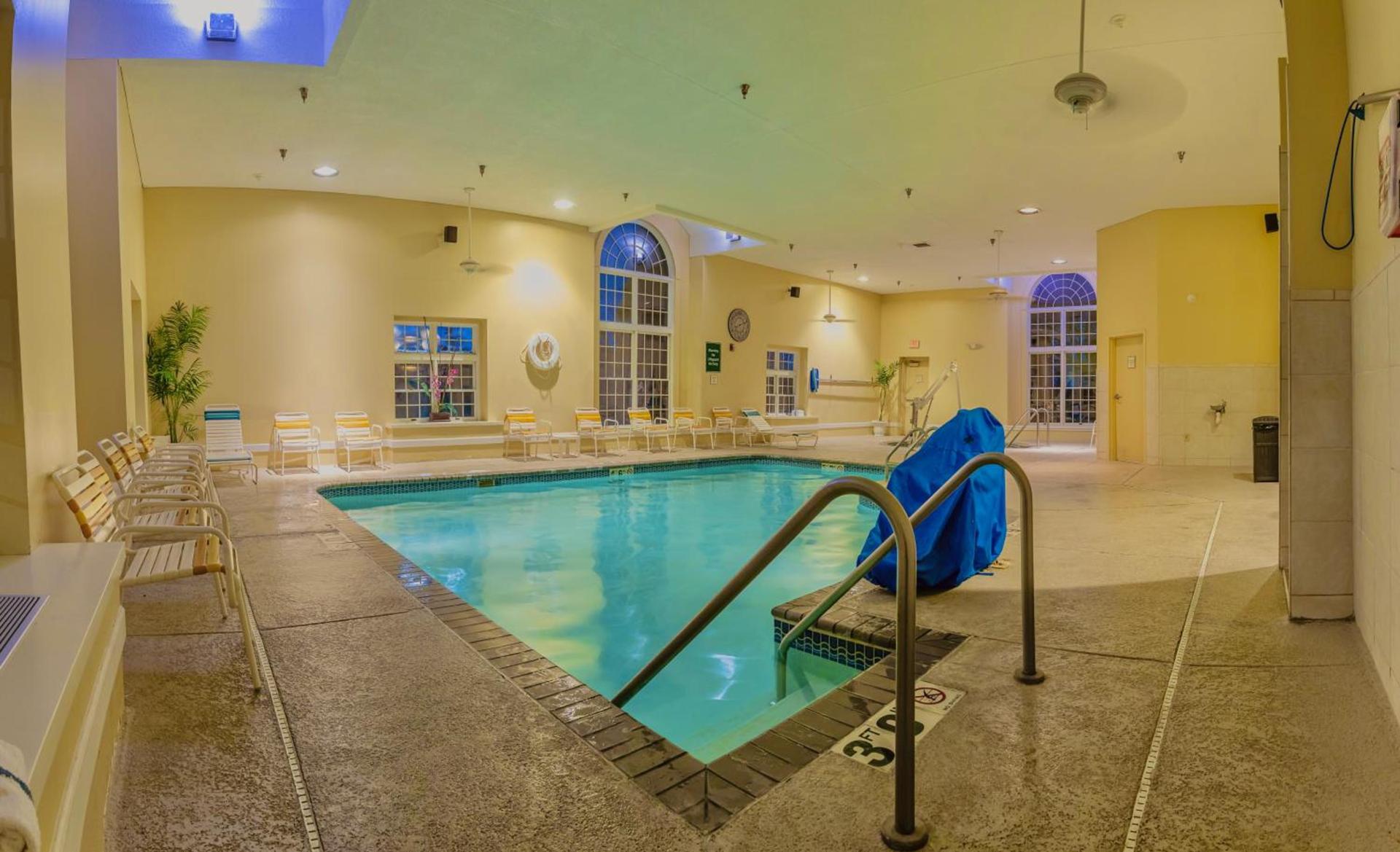 La Quinta by Wyndham Milwaukee Delafield photo 8