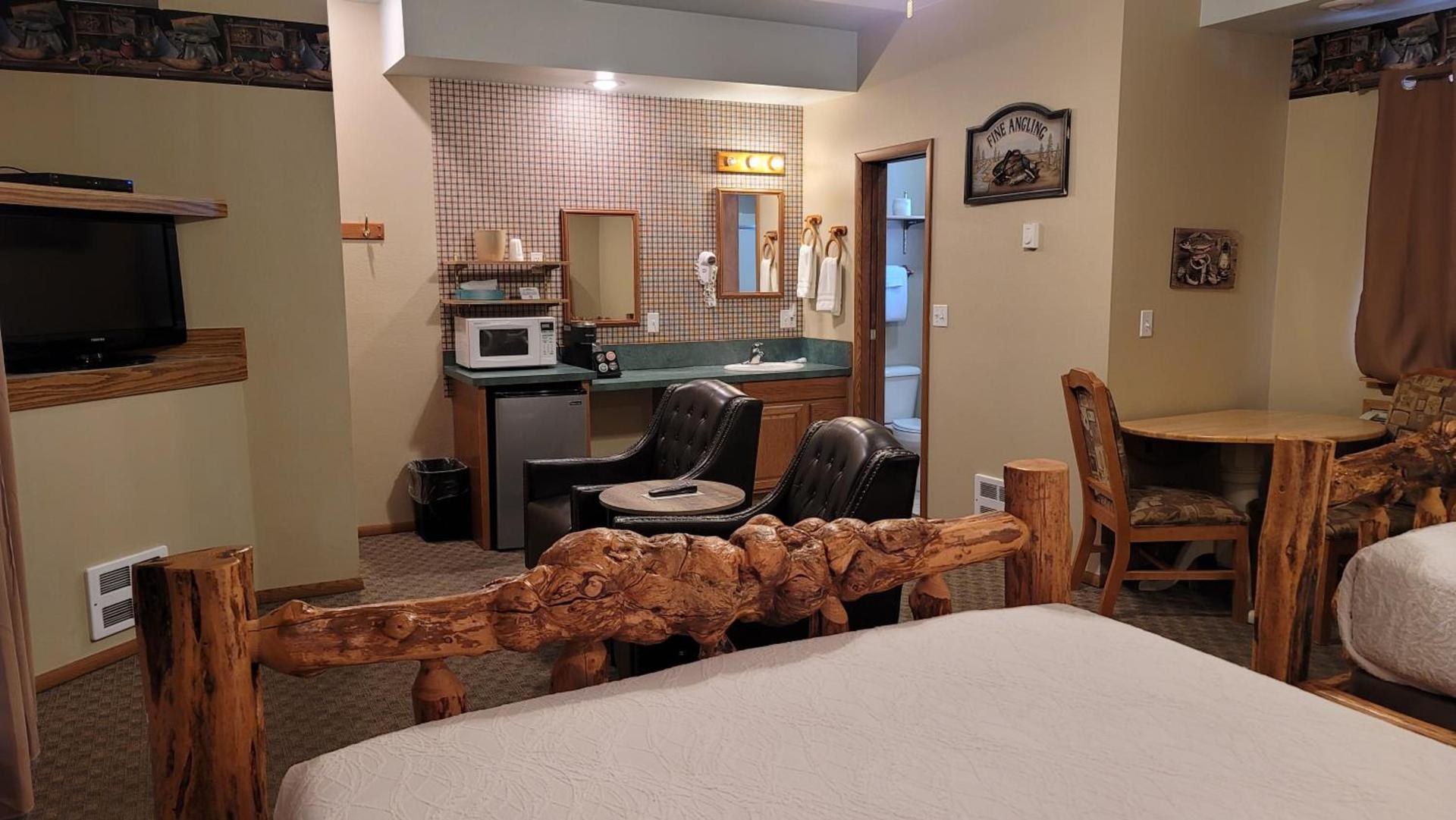 Riverfront Motel & Cabins photo 38