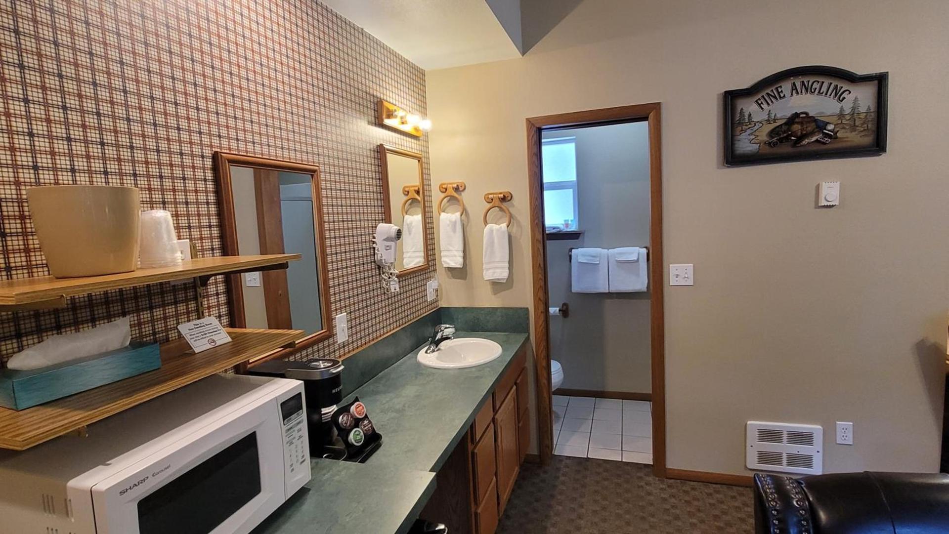 Riverfront Motel & Cabins photo 16