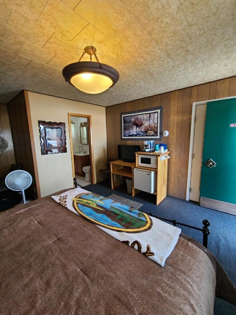 Tolsona Lake Lodge photo 20