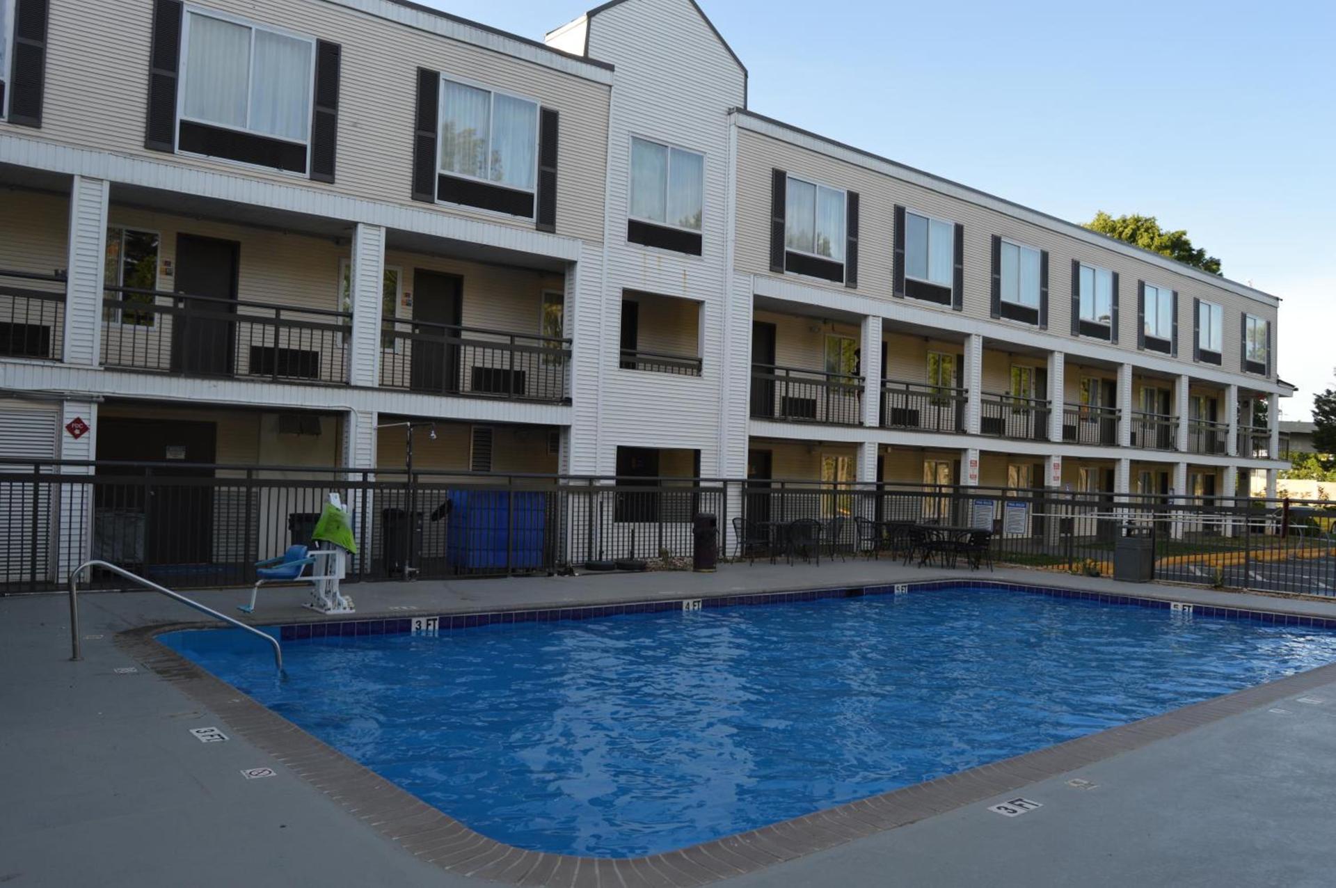 Days Inn by Wyndham Marietta-Atlanta-Delk Road photo 2