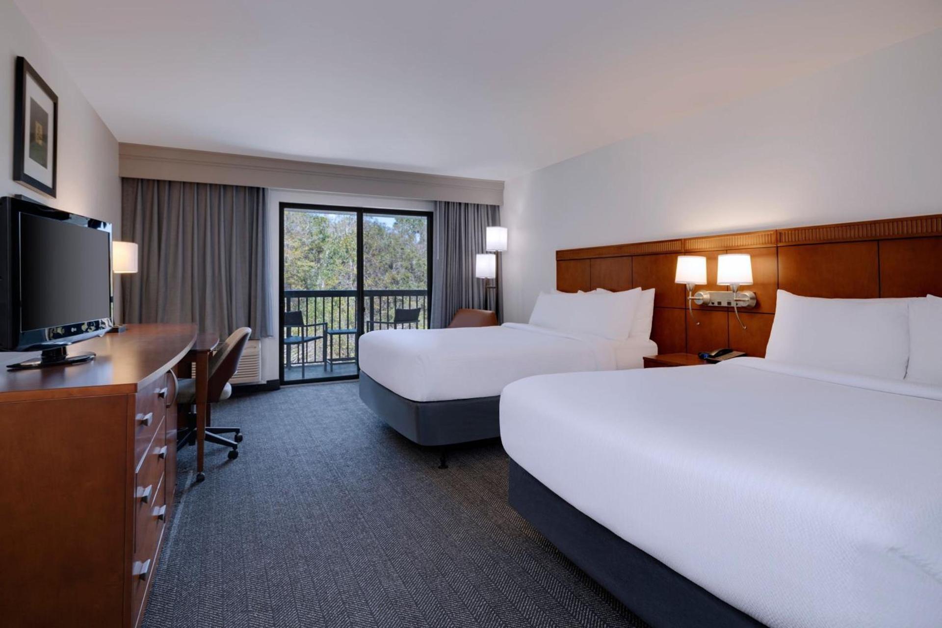 Courtyard Tampa North / I-75 Fletcher photo 12