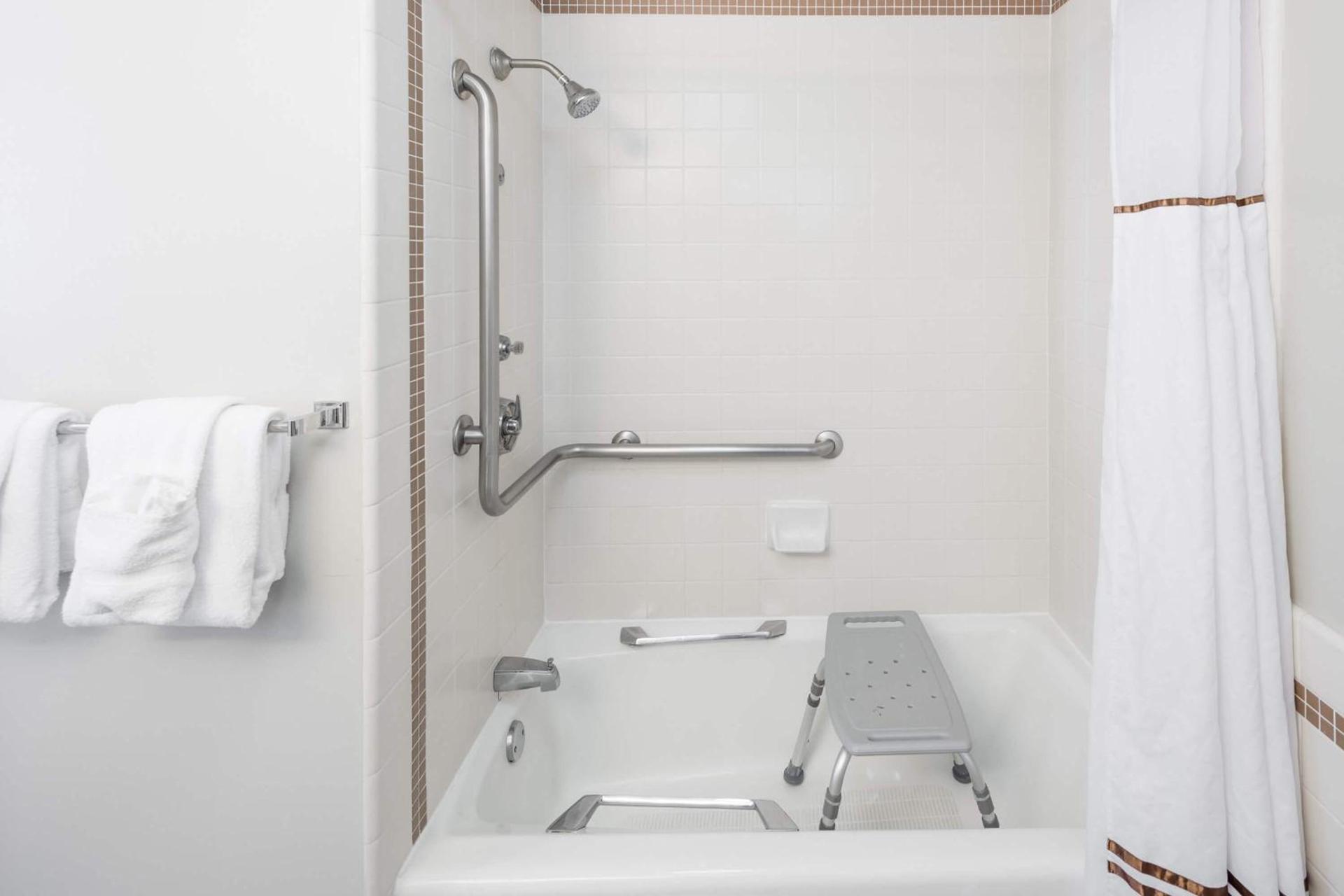 Lions Gate Hotel photo 36