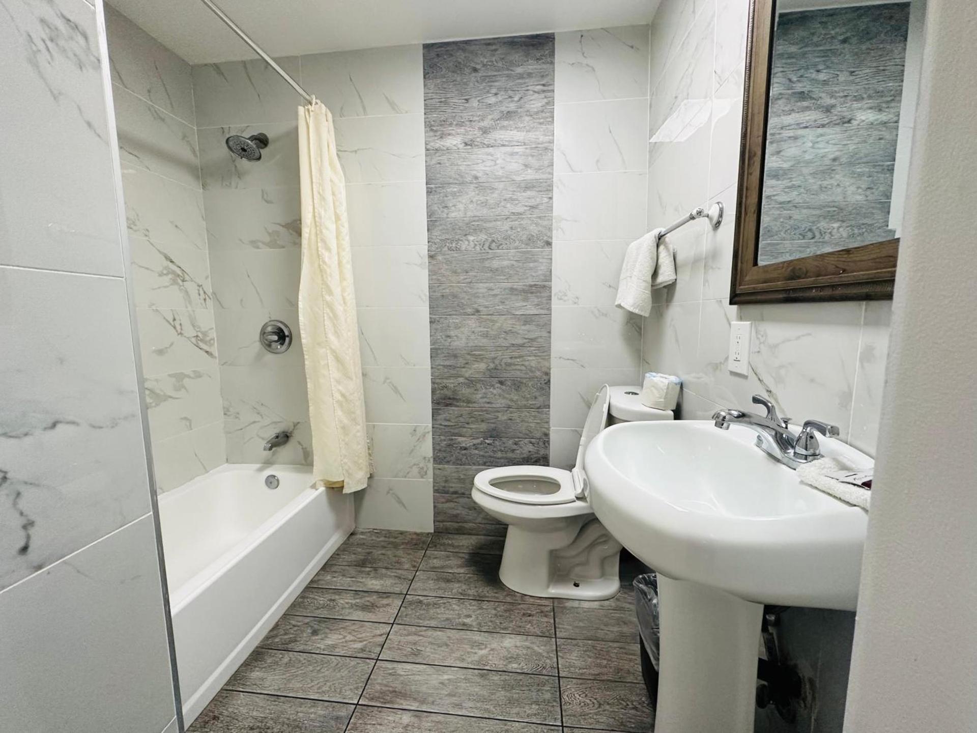 Casa Blanca Inn - Whittier, Los Angeles photo 69