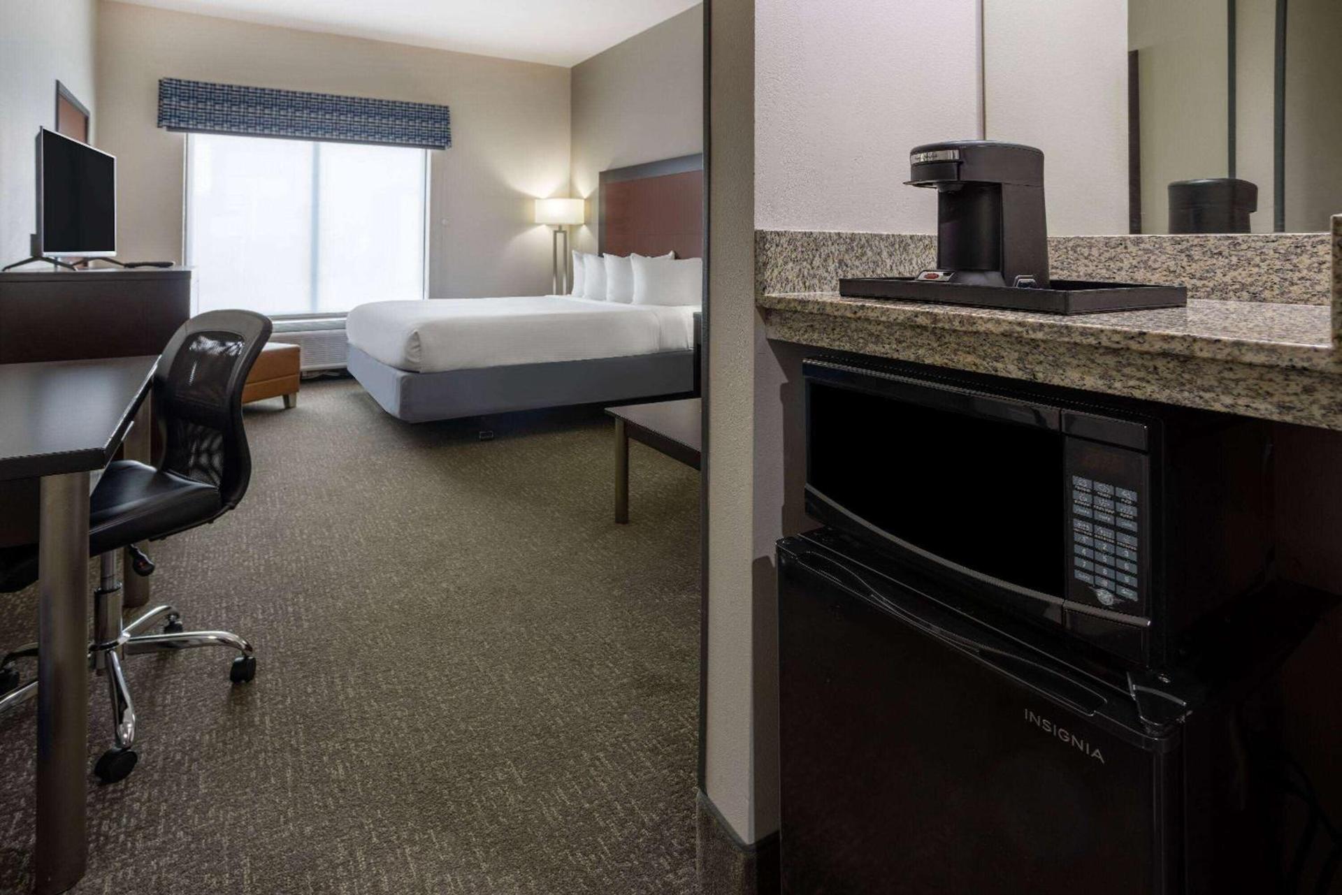 Wingate by Wyndham Atlanta Galleria/ Ballpark photo 14