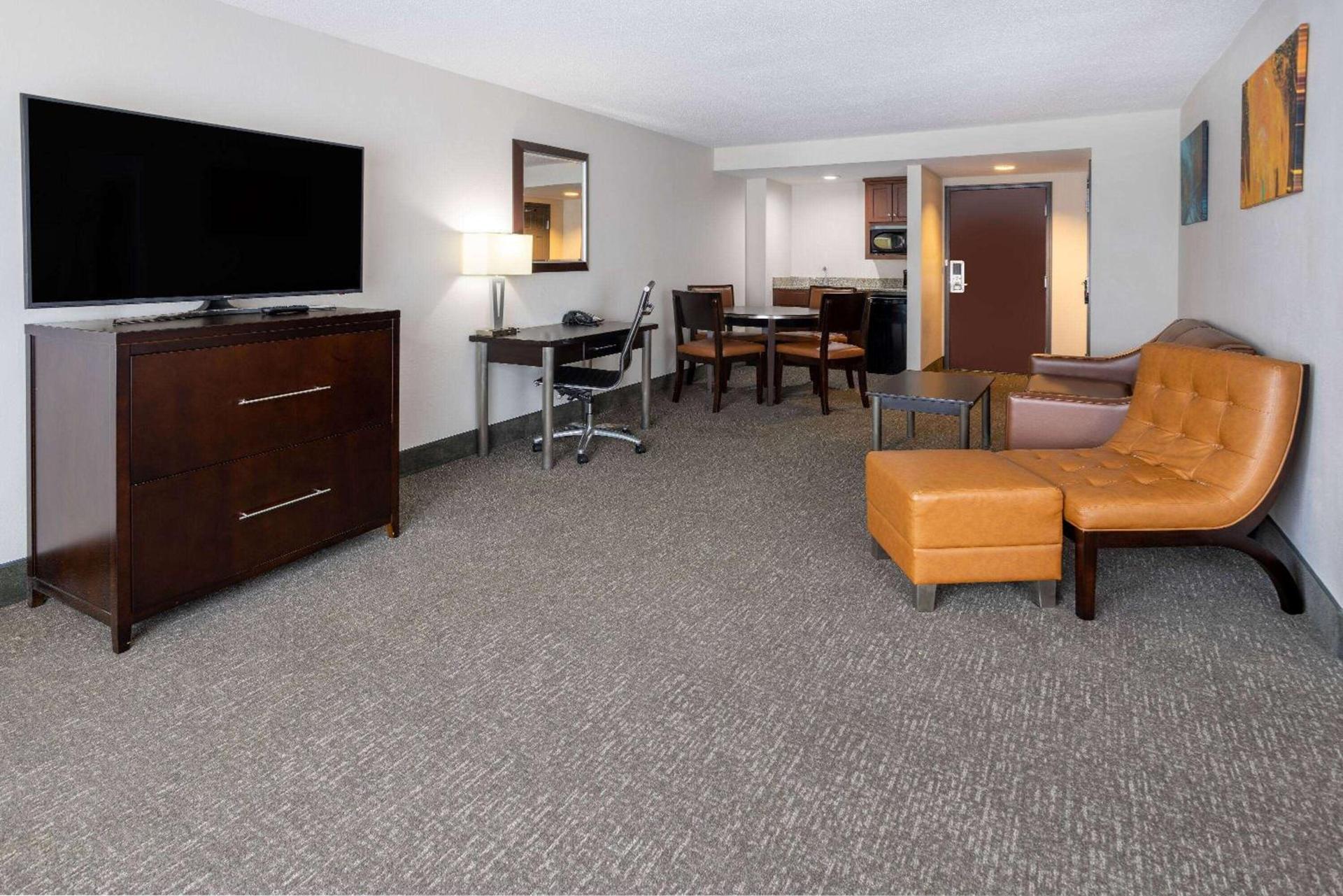 Wingate by Wyndham Atlanta Galleria/ Ballpark photo 19