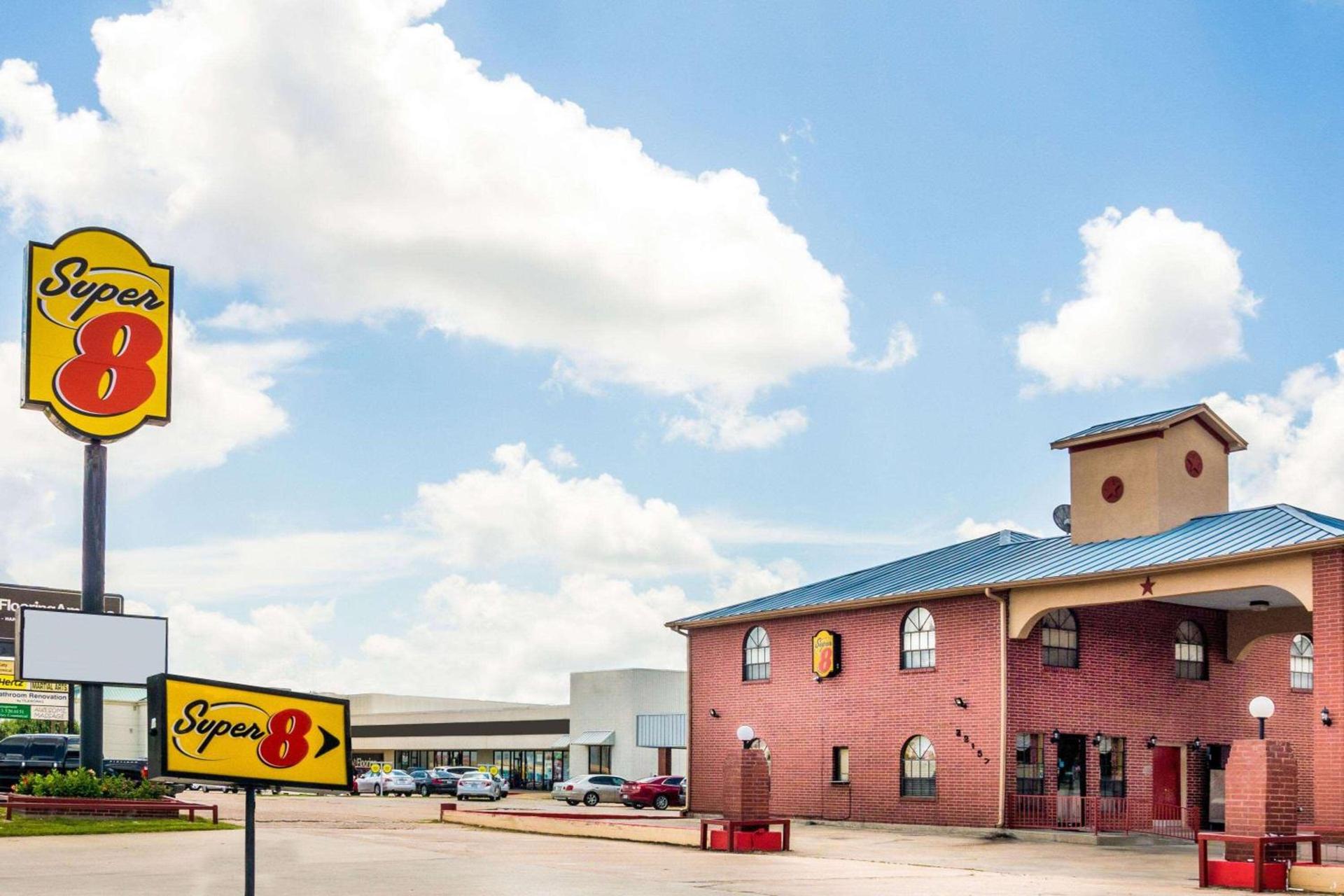 Express Inn & Suites Houston Katy photo 2