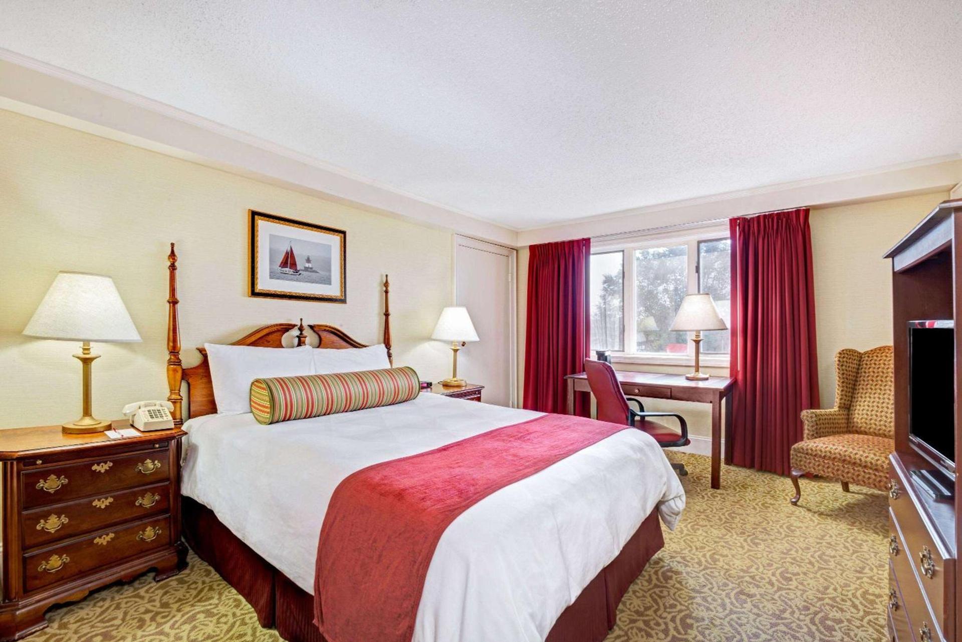 Ramada by Wyndham Seekonk Providence Area photo 7