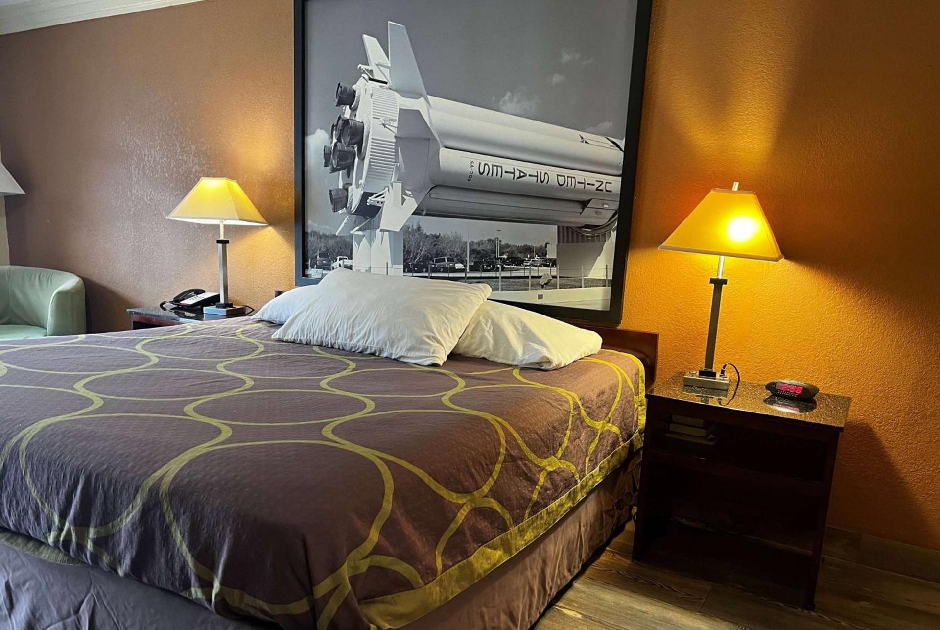 Express Inn & Suites Houston Katy photo 8