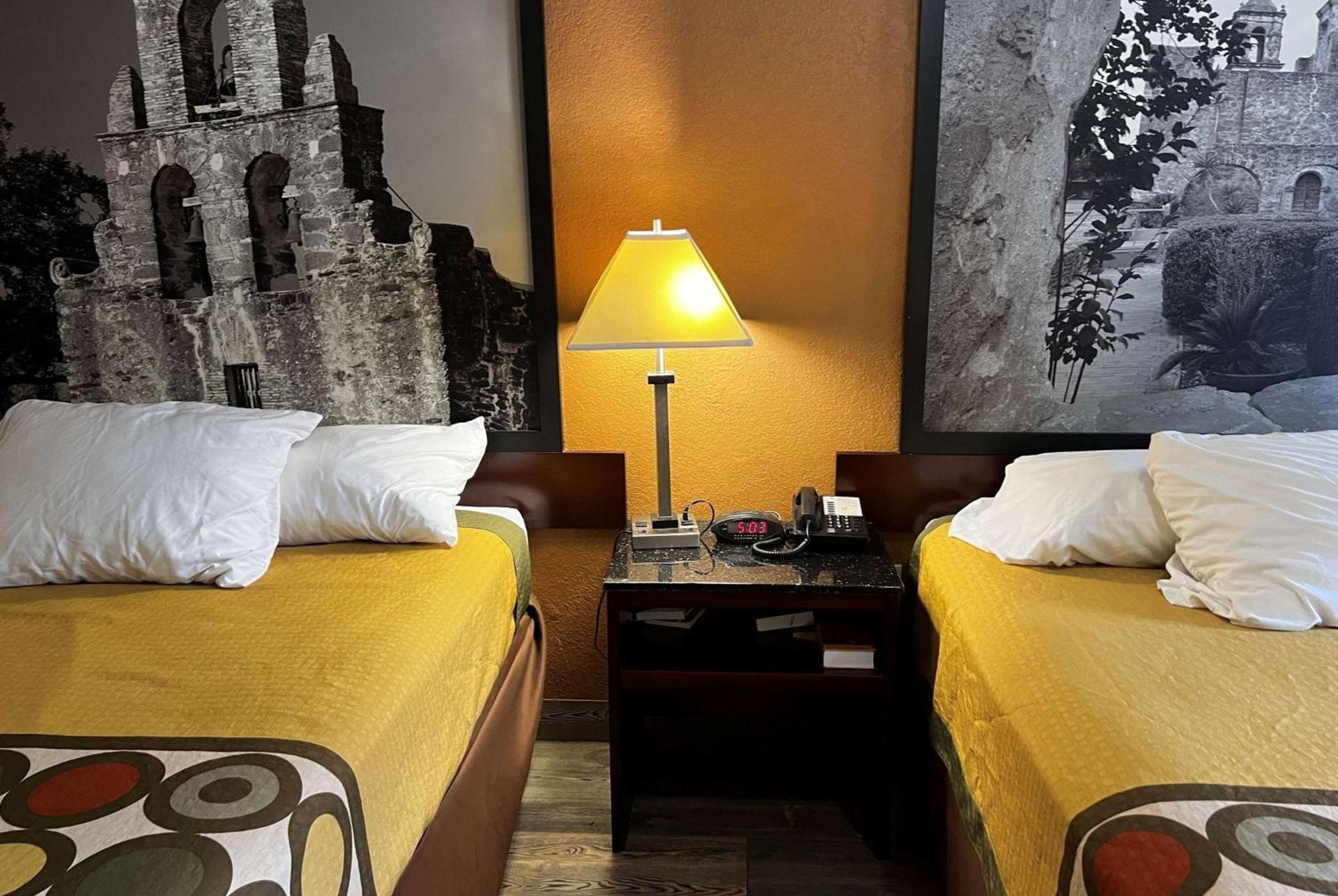 Express Inn & Suites Houston Katy photo 10