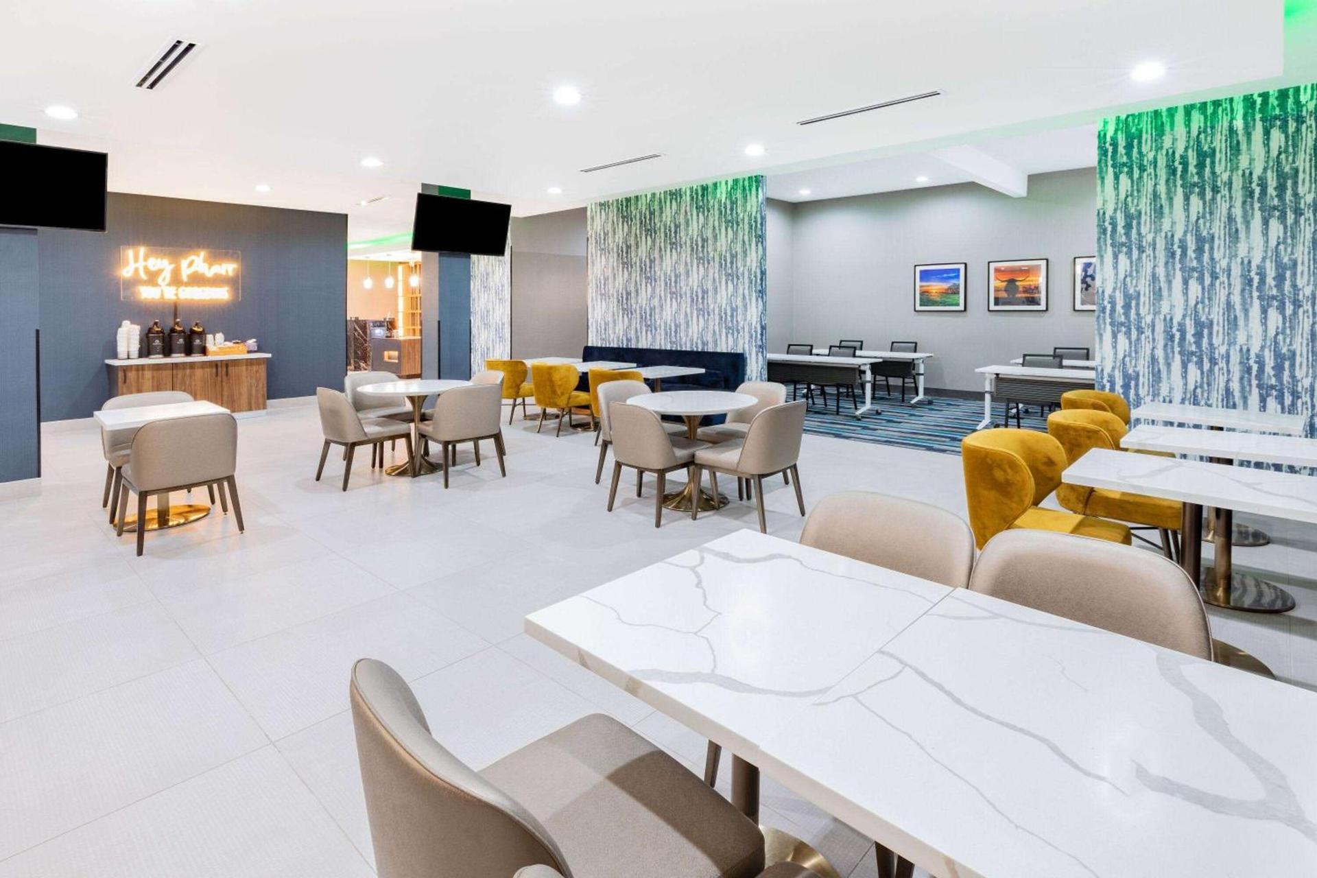 La Quinta Inn & Suites by Wyndham Pharr RGV Medical Center photo 7