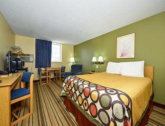 Super 8 by Wyndham Minot Airport photo 9