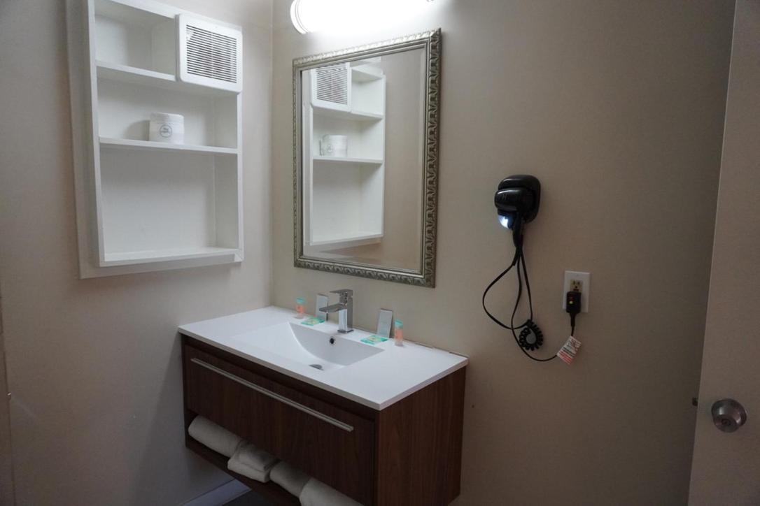 Rose Garden Inn photo 34