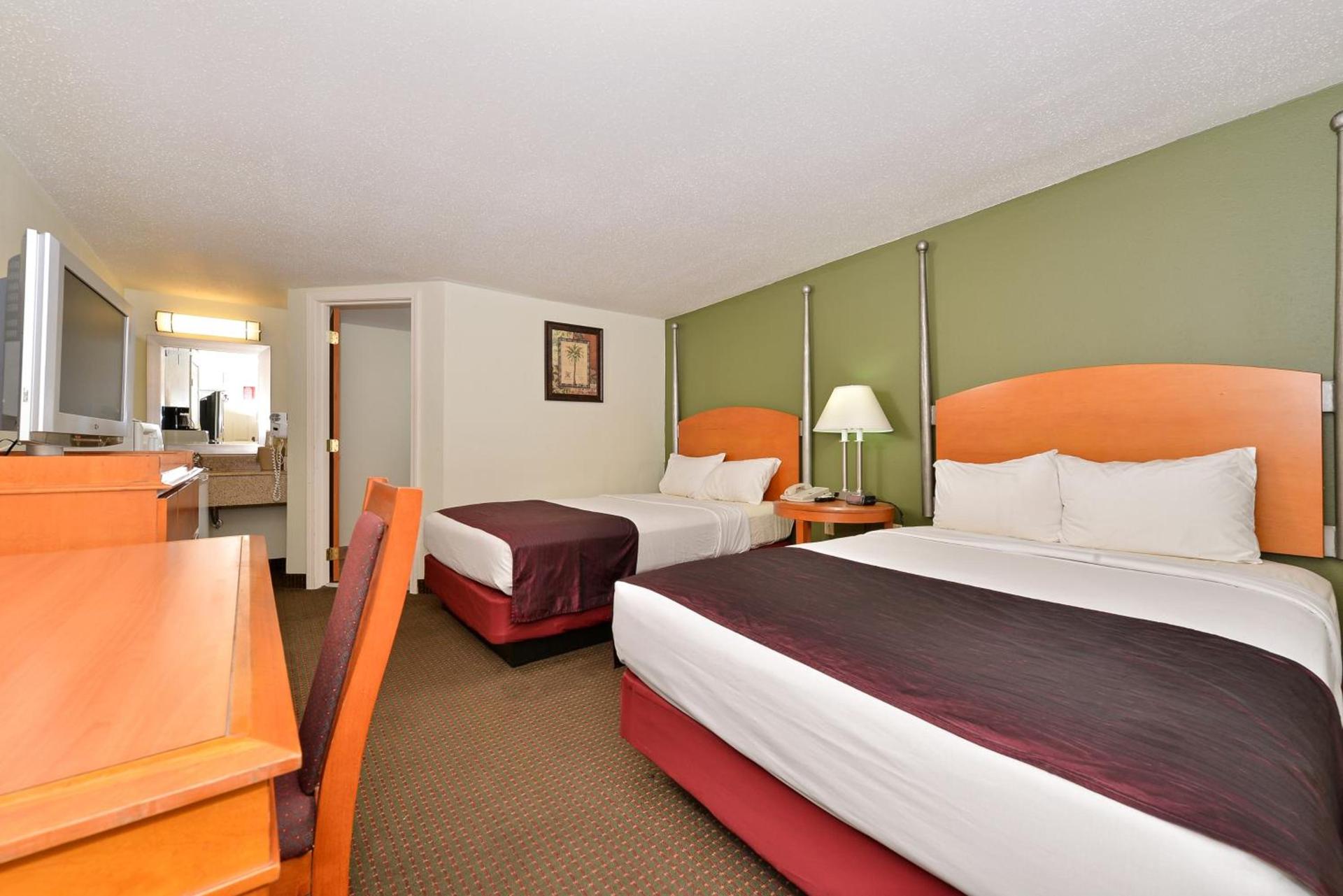 Charleston Eagle Inn photo 9