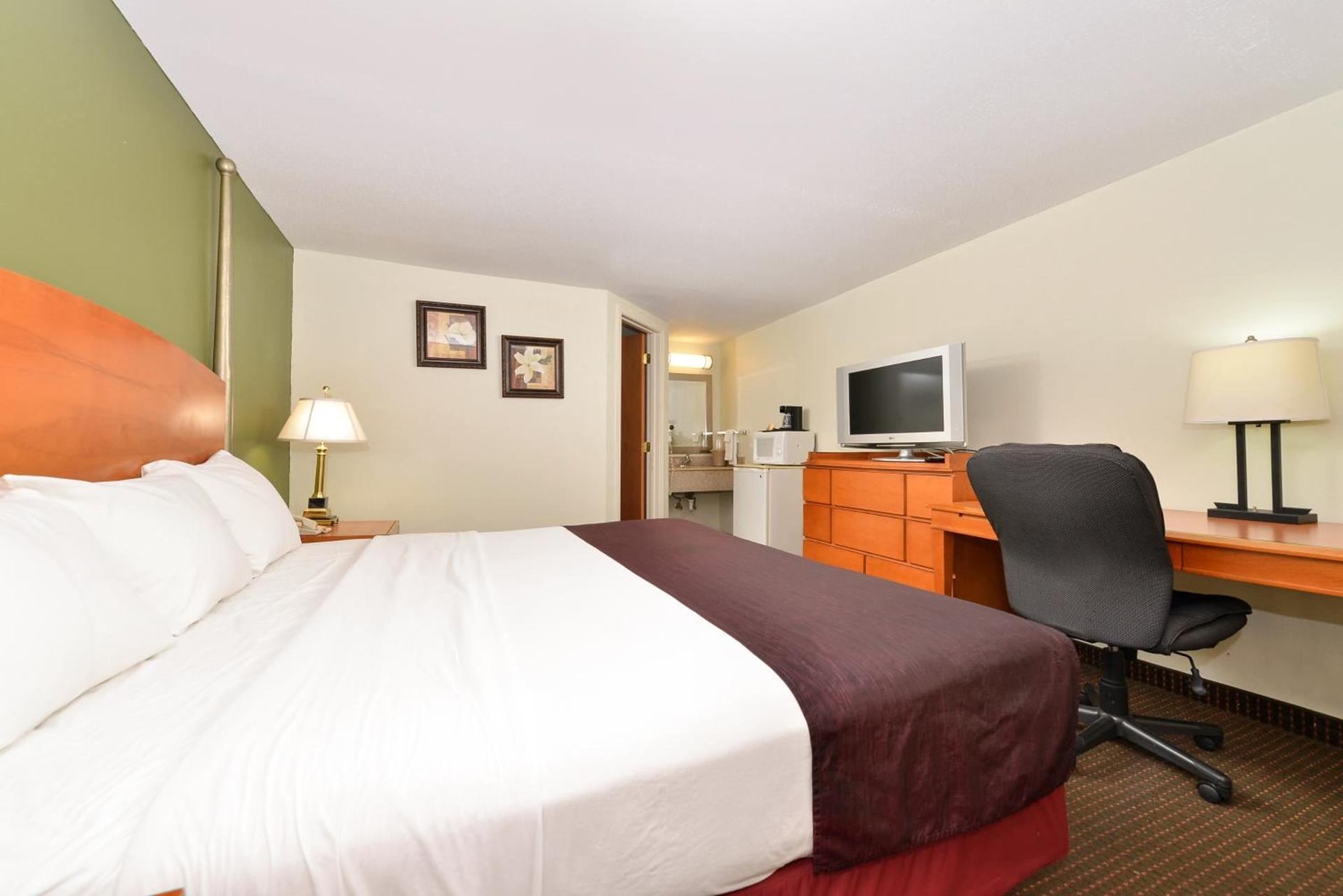 Charleston Eagle Inn photo 8
