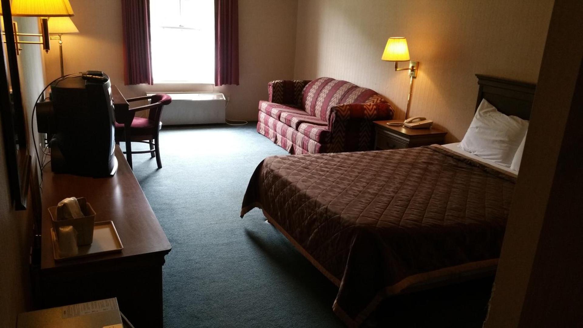 Americourt Hotel and Suites - Elizabethton photo 56