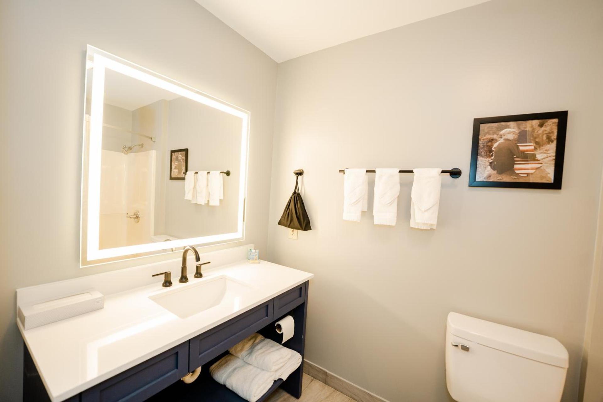 AmericInn by Wyndham Tomahawk photo 41