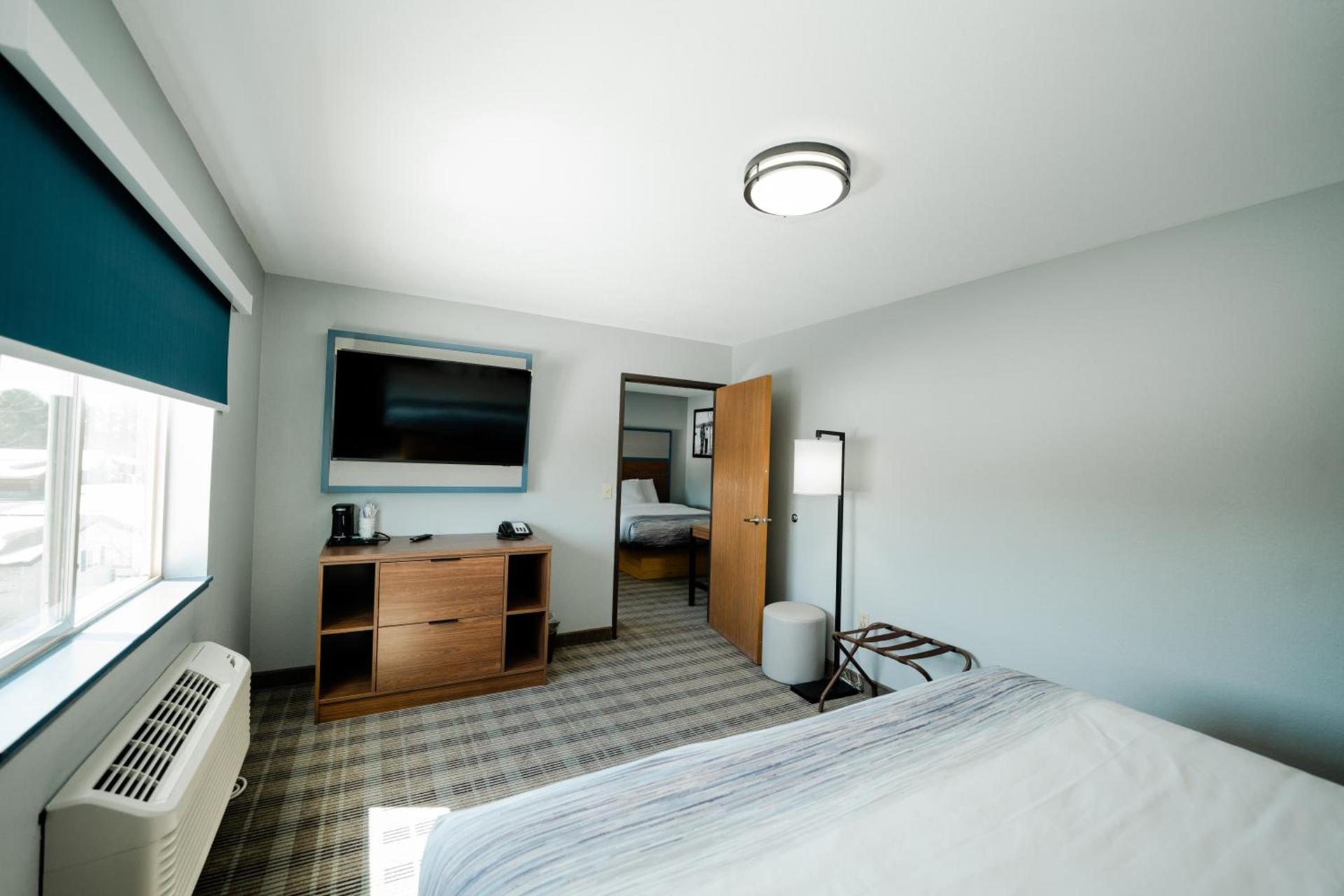 AmericInn by Wyndham Tomahawk photo 52