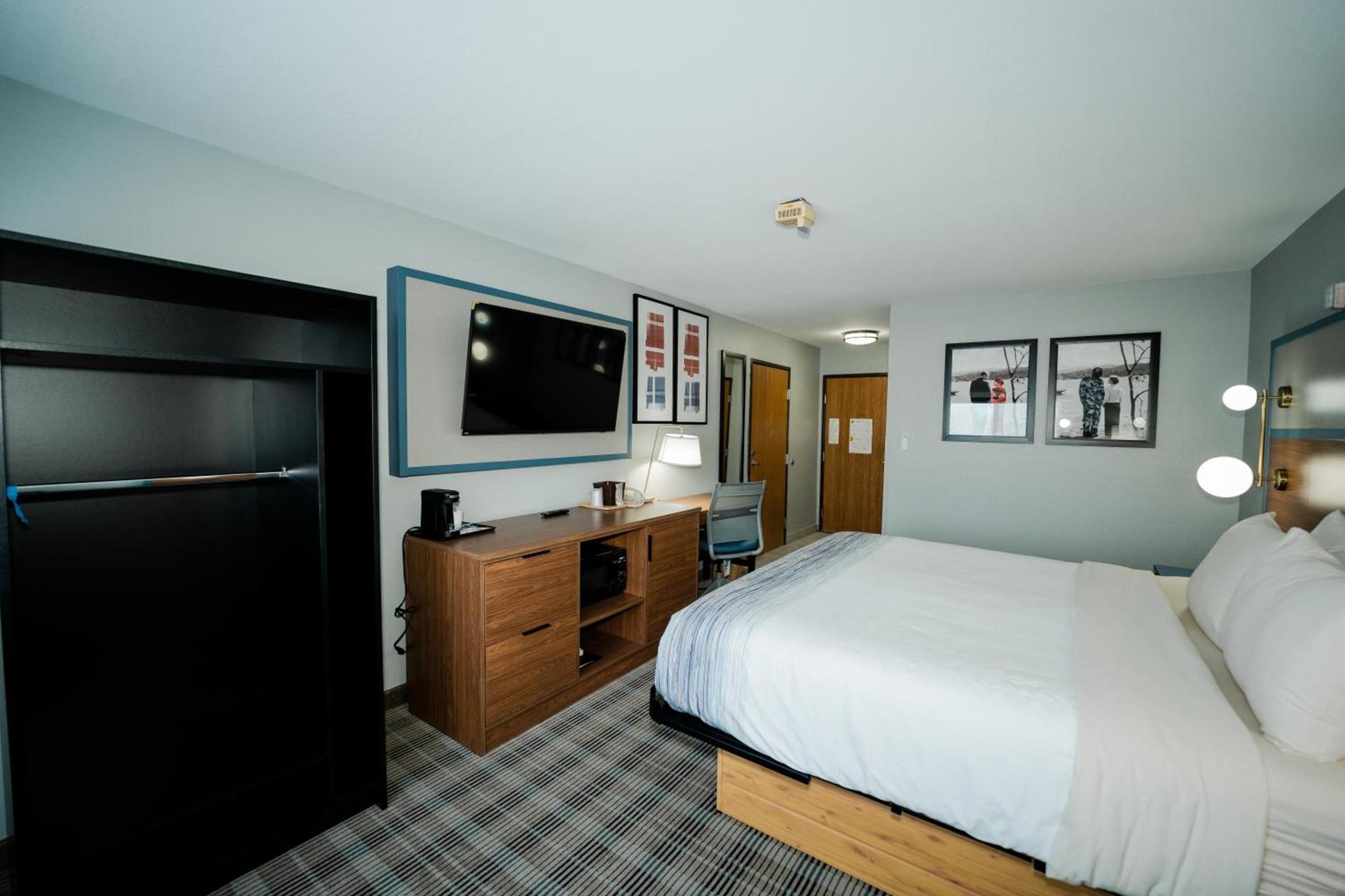 AmericInn by Wyndham Tomahawk photo 48