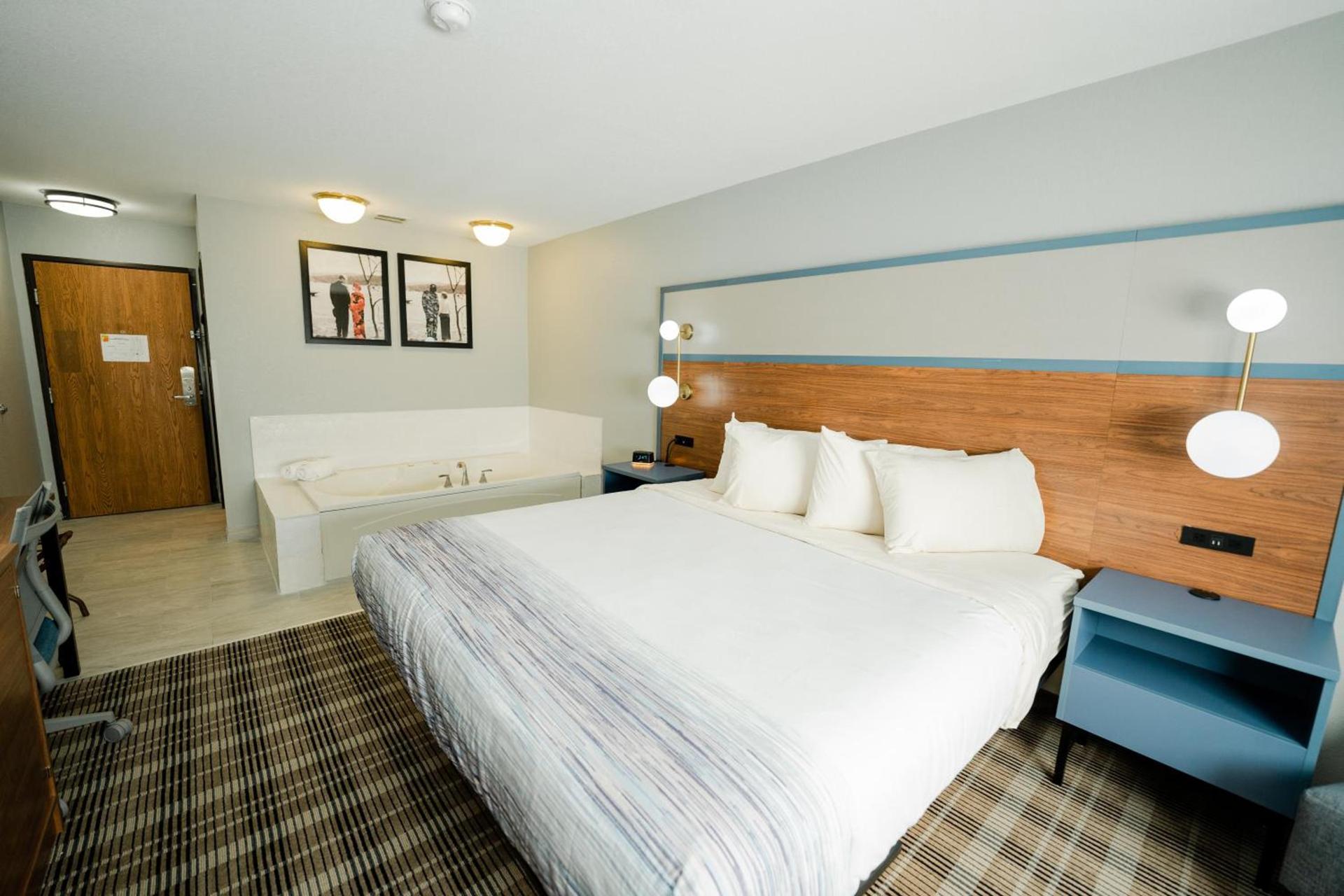 AmericInn by Wyndham Tomahawk photo 53
